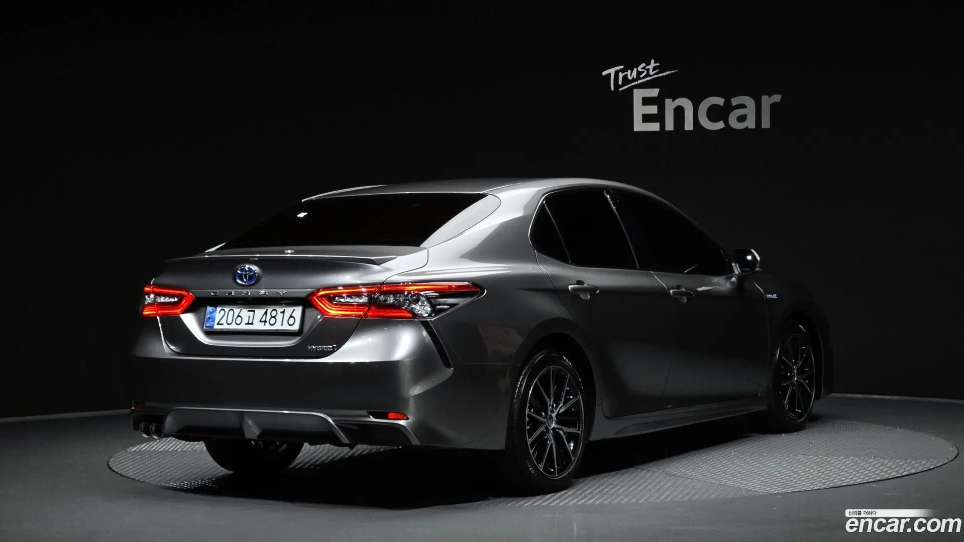 Main__Slider__Photo:Camry Toyota 2024.6-1