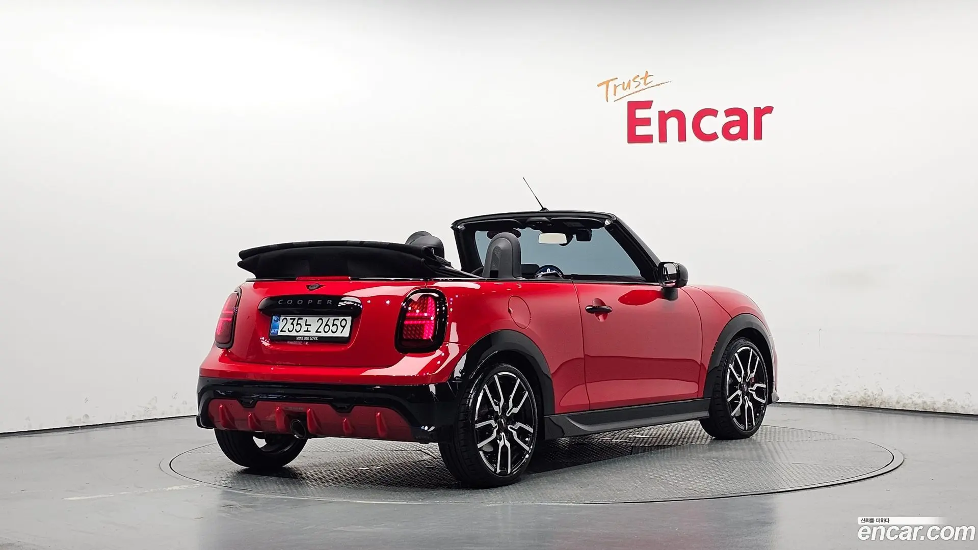 Main__Slider__Photo:Cooper Convertible Mini 2025.6-1