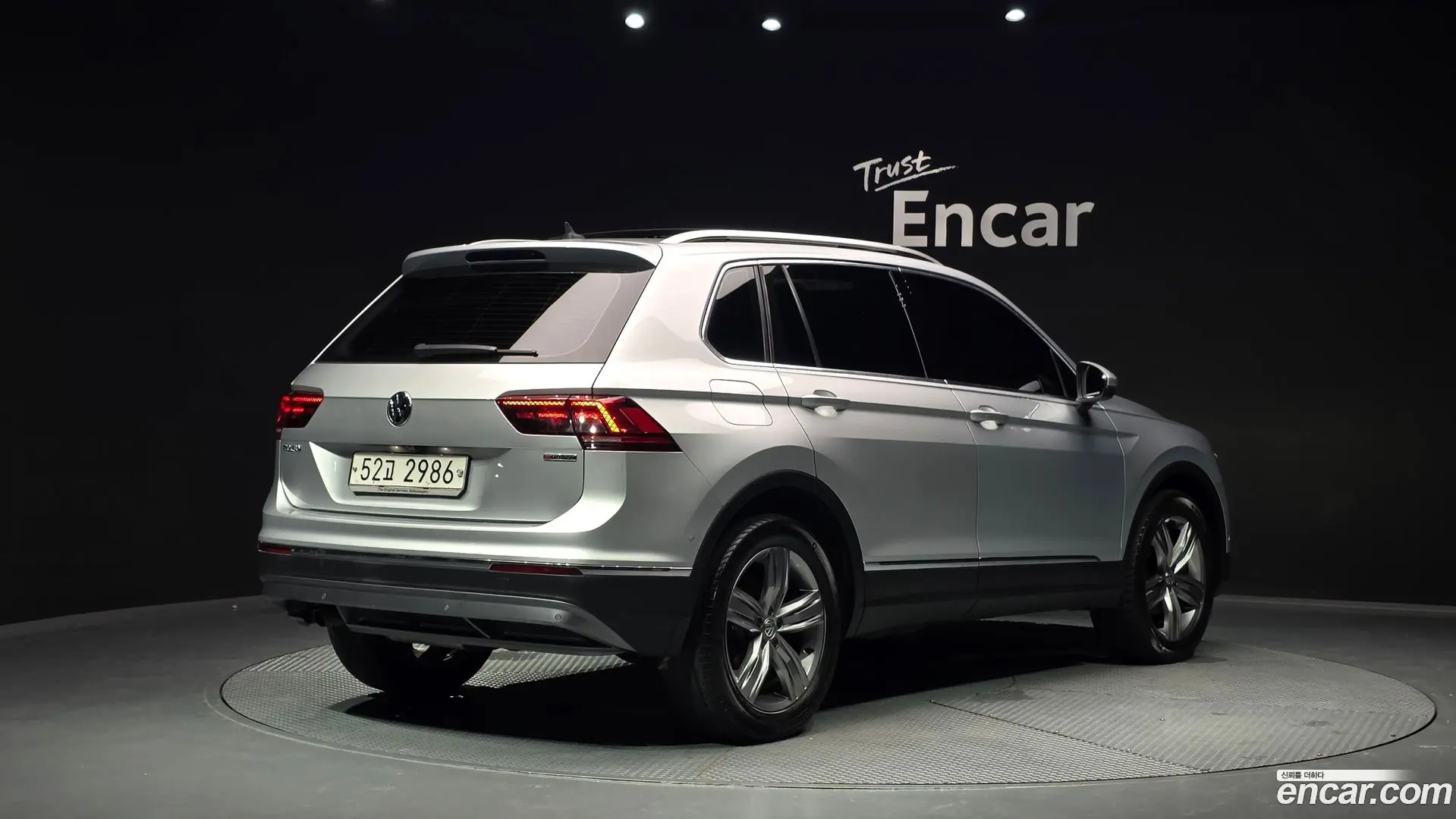Main__Slider__Photo:Tiguan Volkswagen 2018.5-1