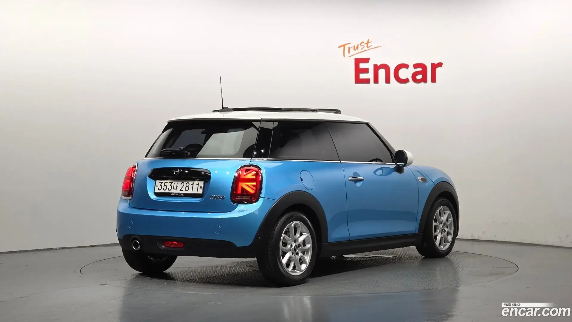 Main__Slider__Photo:Cooper Mini 2019.8-1