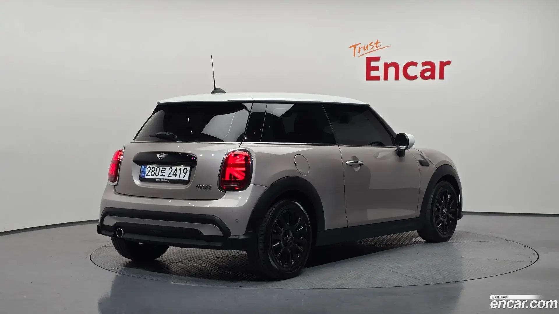 Main__Slider__Photo:Cooper Mini 2023.5-1