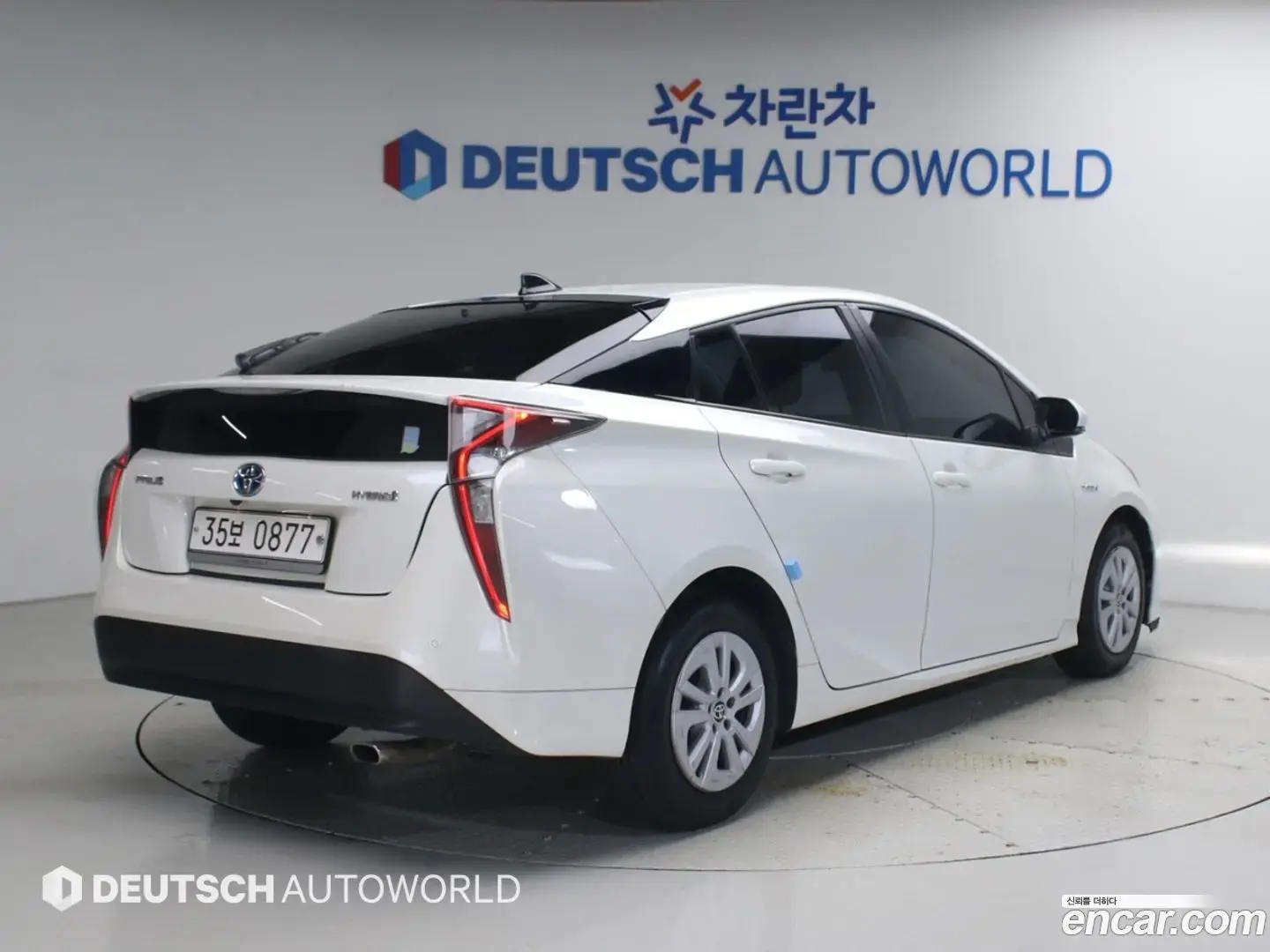 Main__Slider__Photo:Prius Toyota 2016.4-1