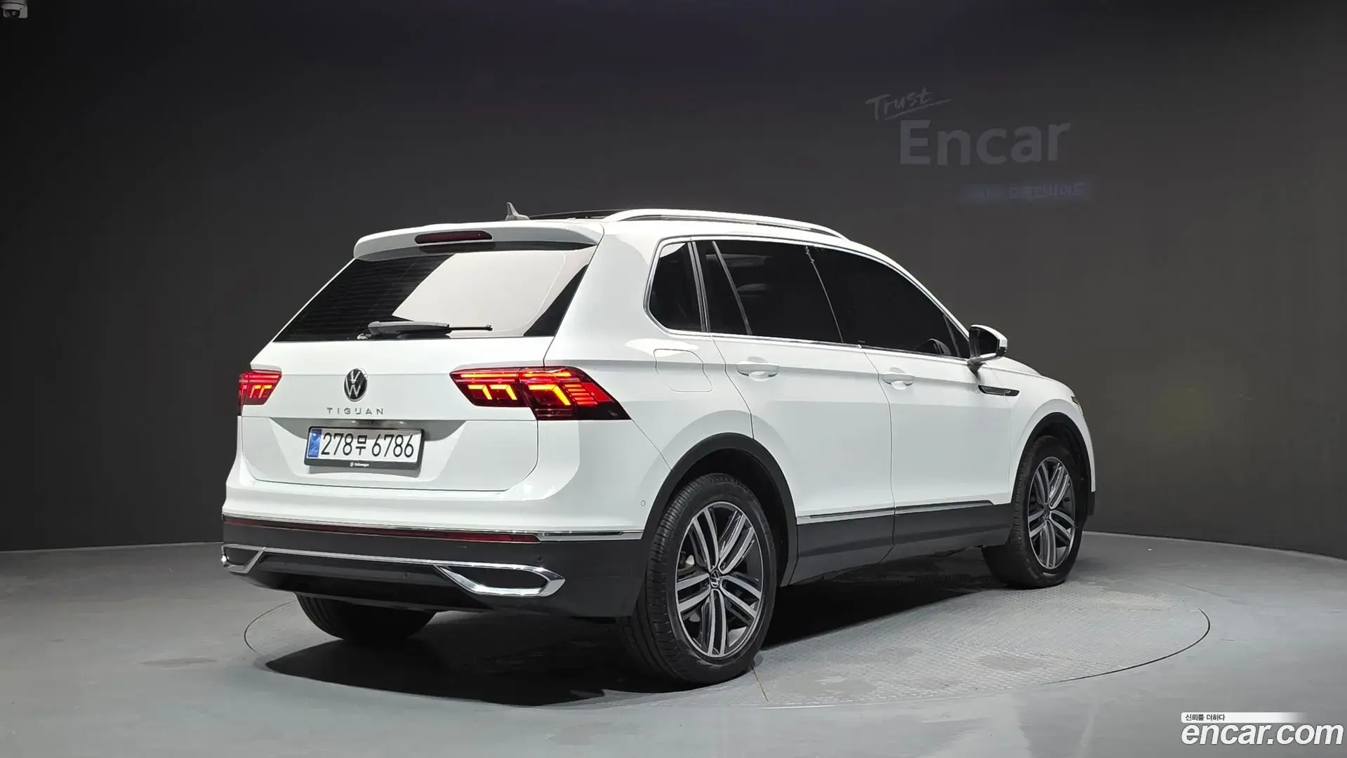 Main__Slider__Photo:Tiguan Volkswagen 2021.6-1