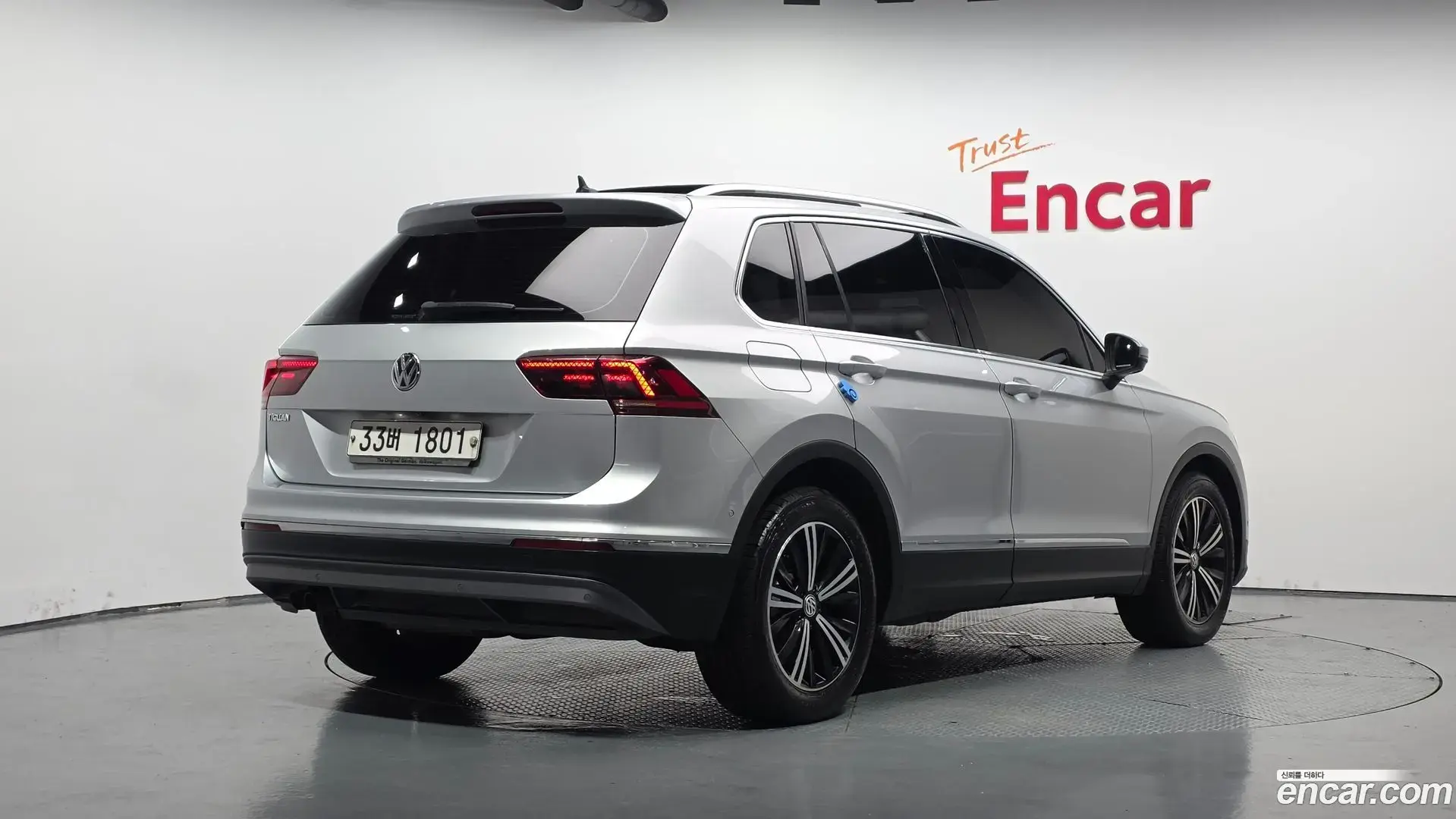 Main__Slider__Photo:Tiguan Volkswagen 2018.10-1
