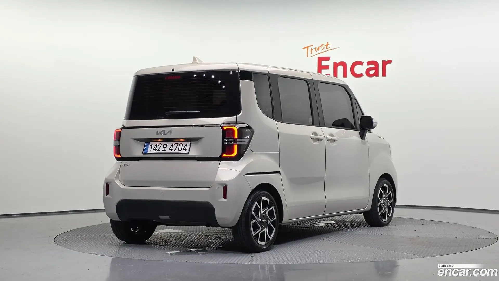 Main__Slider__Photo:RAY Kia 2025.0-1