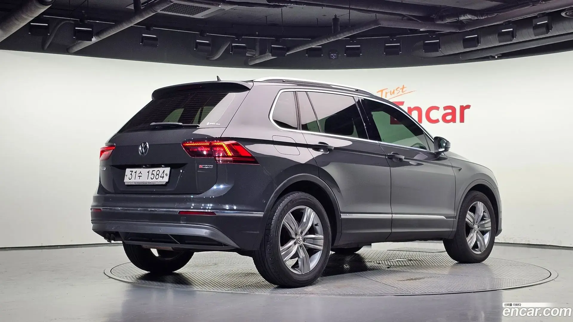 Main__Slider__Photo:Tiguan Volkswagen 2018.7-1