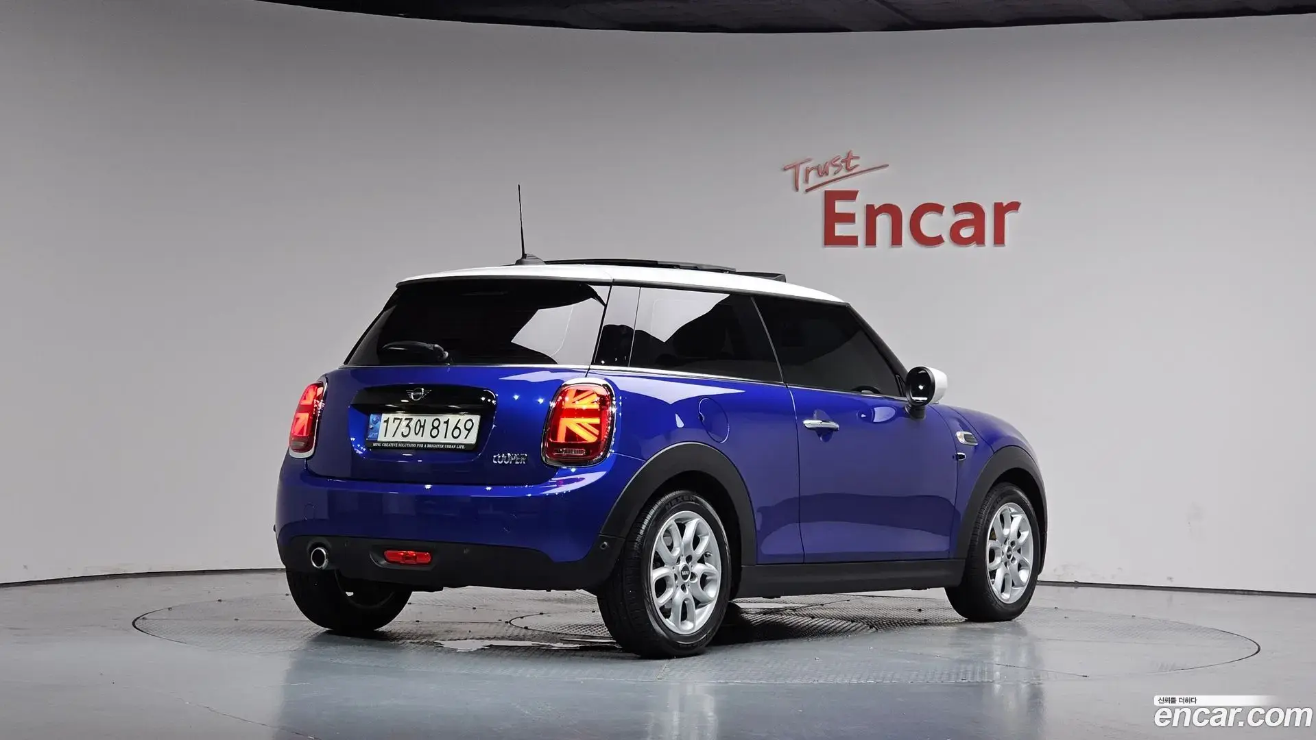 Main__Slider__Photo:Cooper Mini 2021.4-1