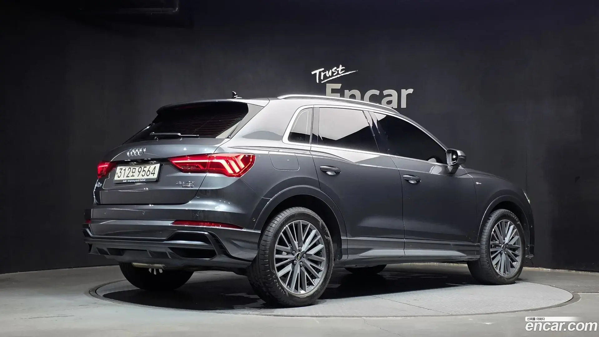 Main__Slider__Photo:Q3 Audi 2022.9-1