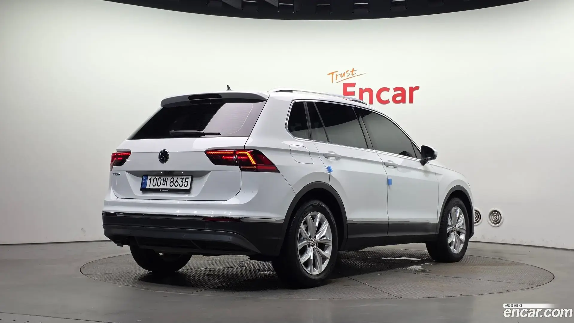 Main__Slider__Photo:Tiguan Volkswagen 2020.9-1