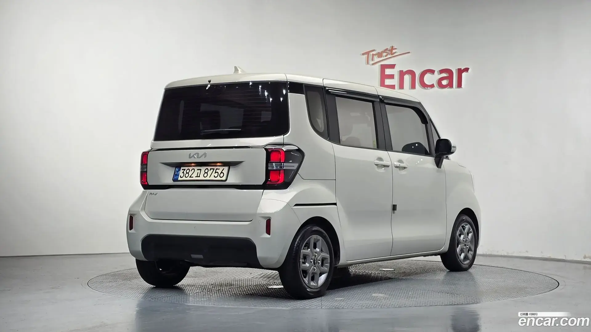 Main__Slider__Photo:RAY Kia 2024.2-1