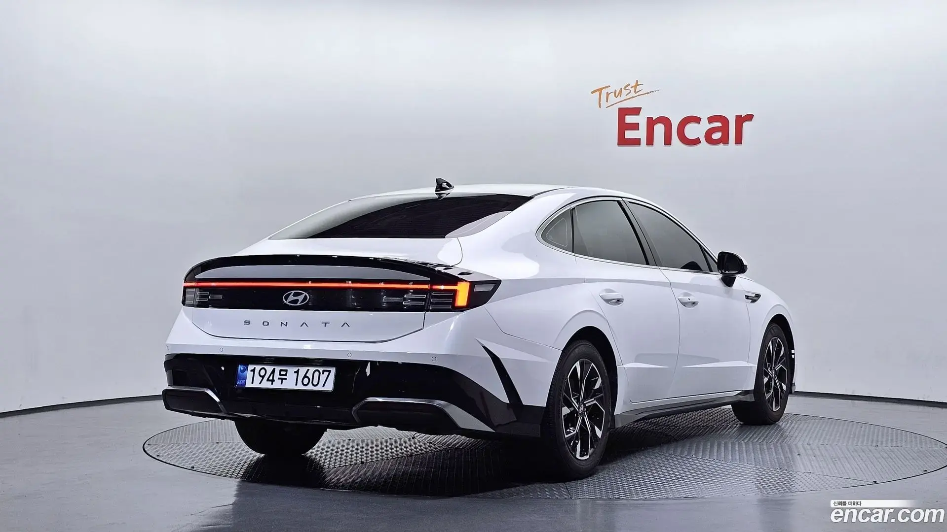 Main__Slider__Photo:Sonata Hyundai 2023.5-1