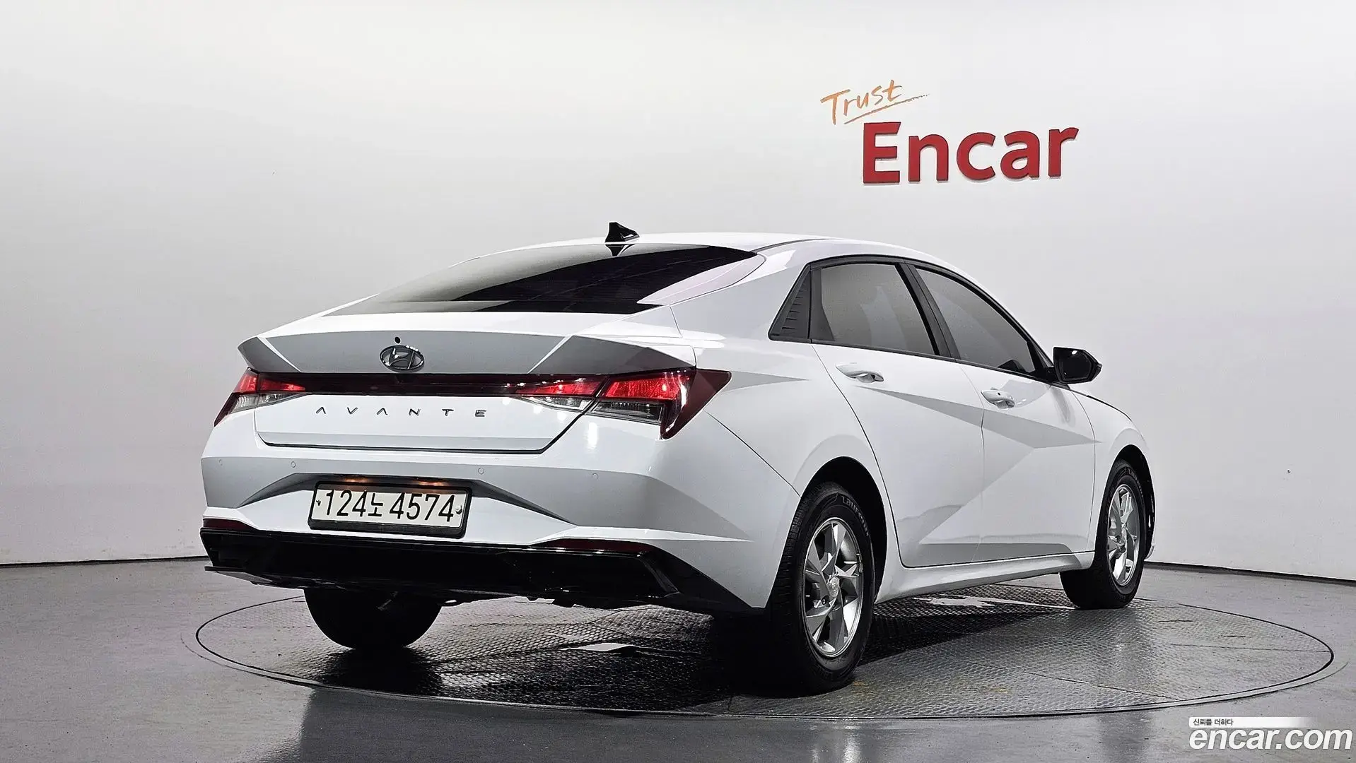 Main__Slider__Photo:AVANTE Hyundai 2022.1-1