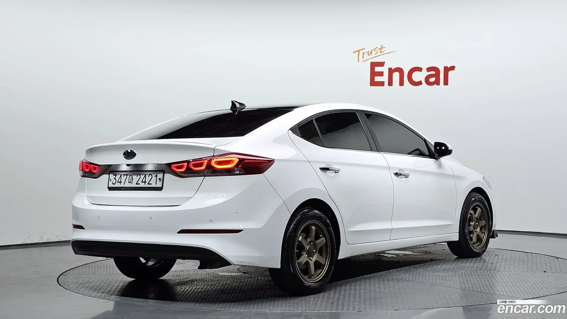 Main__Slider__Photo:AVANTE Hyundai 2015.10-1