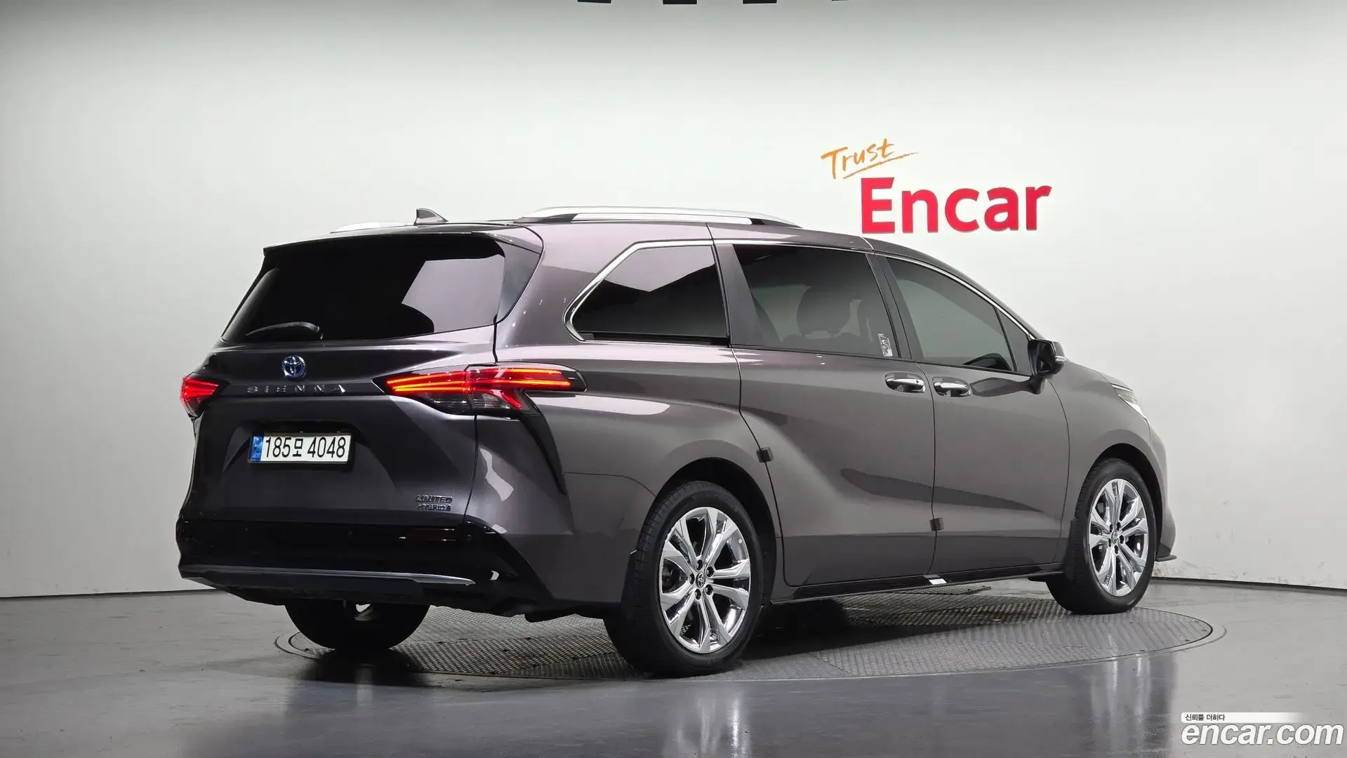 Main__Slider__Photo:Sienna Toyota 2022.7-1