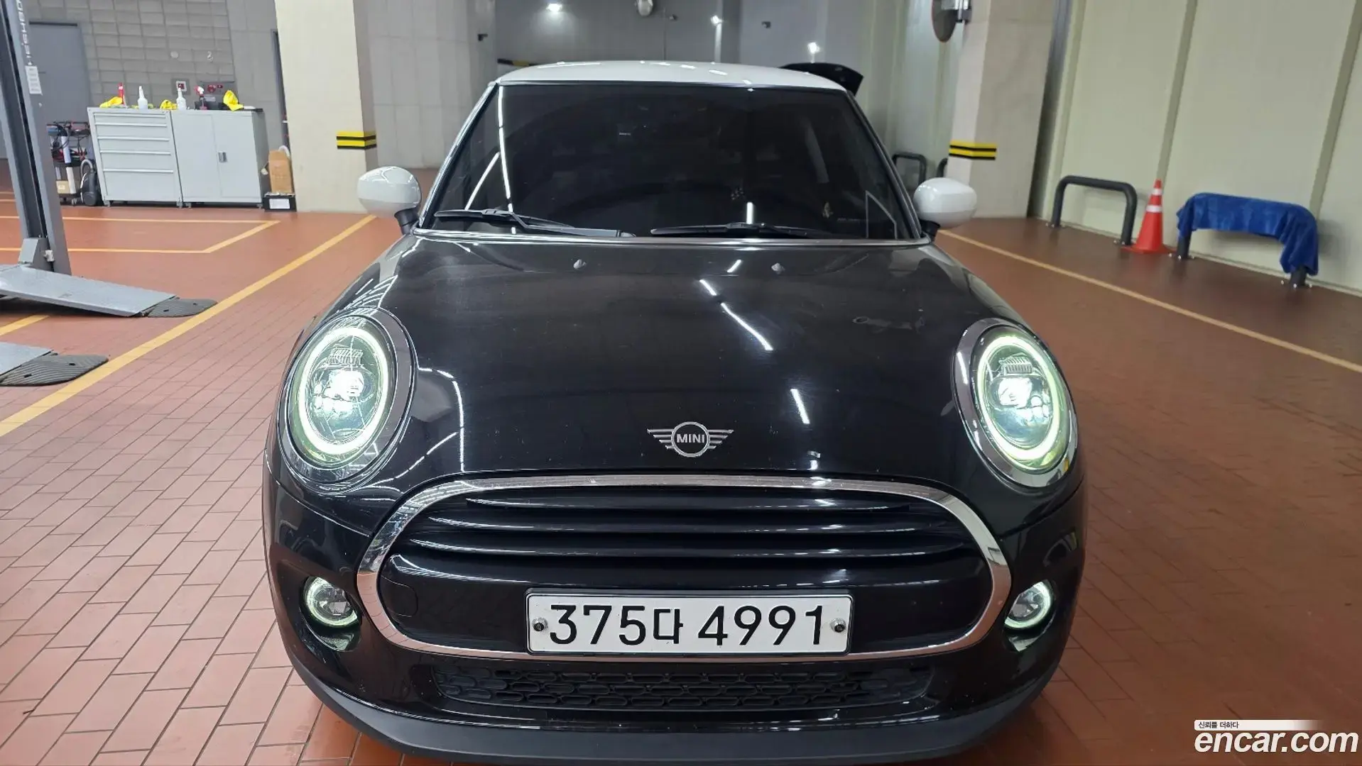Main__Slider__Photo:Cooper Mini 2020.3-1