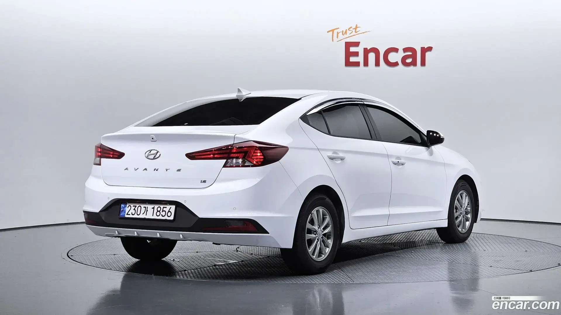 Main__Slider__Photo:AVANTE Hyundai 2019.0-1