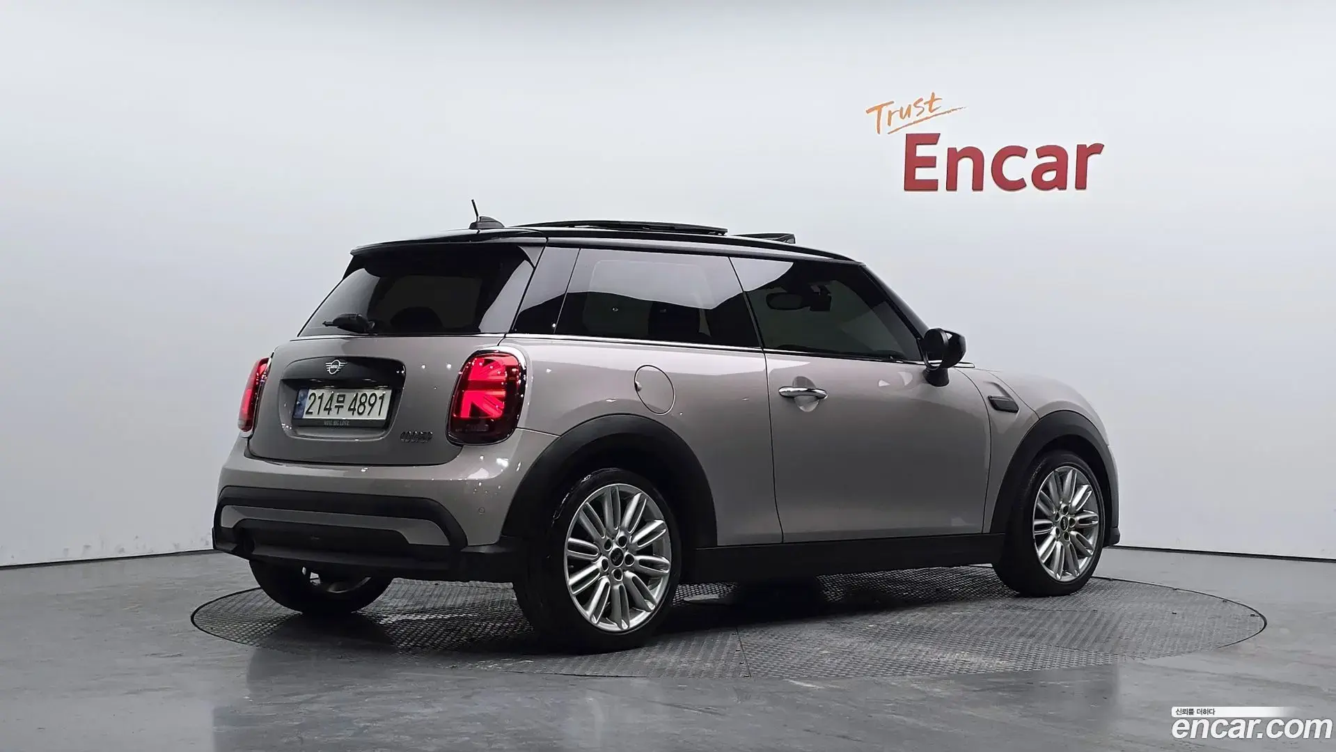 Main__Slider__Photo:Cooper Mini 2021.6-1
