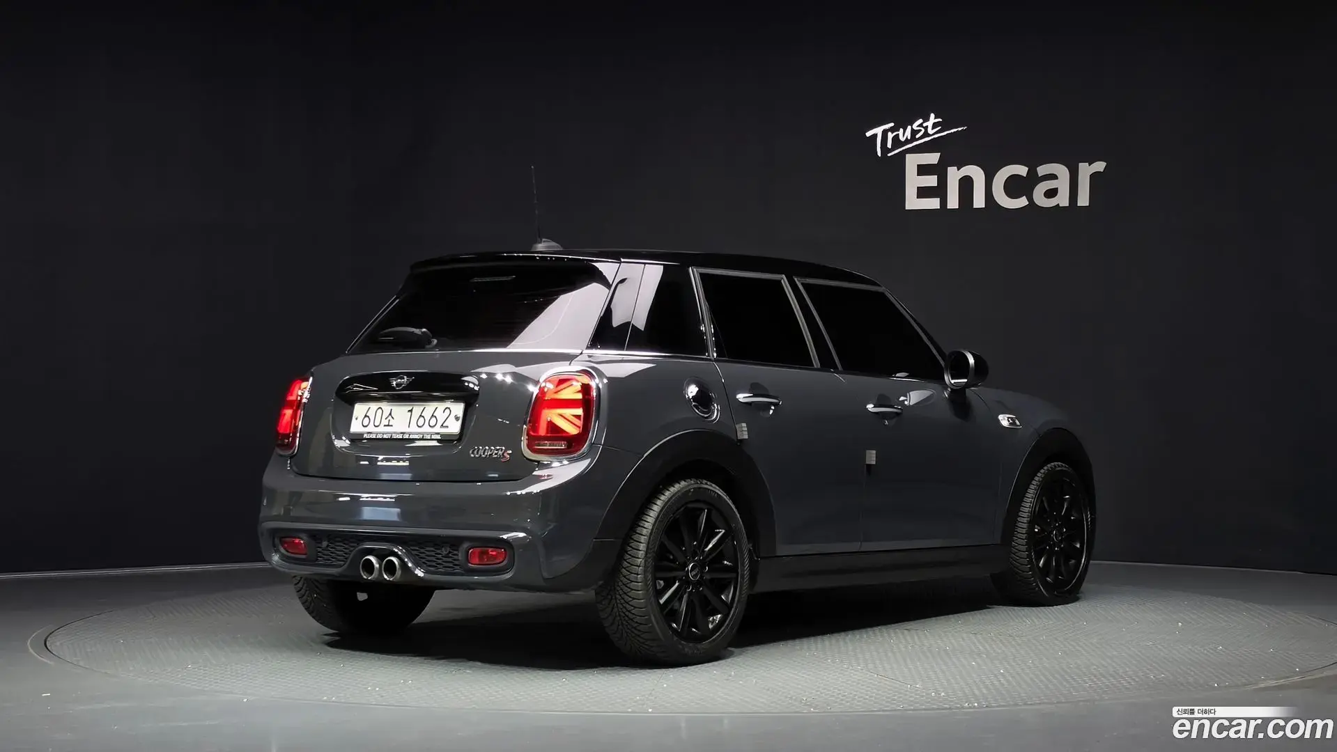 Main__Slider__Photo:Cooper Mini 2018.8-1