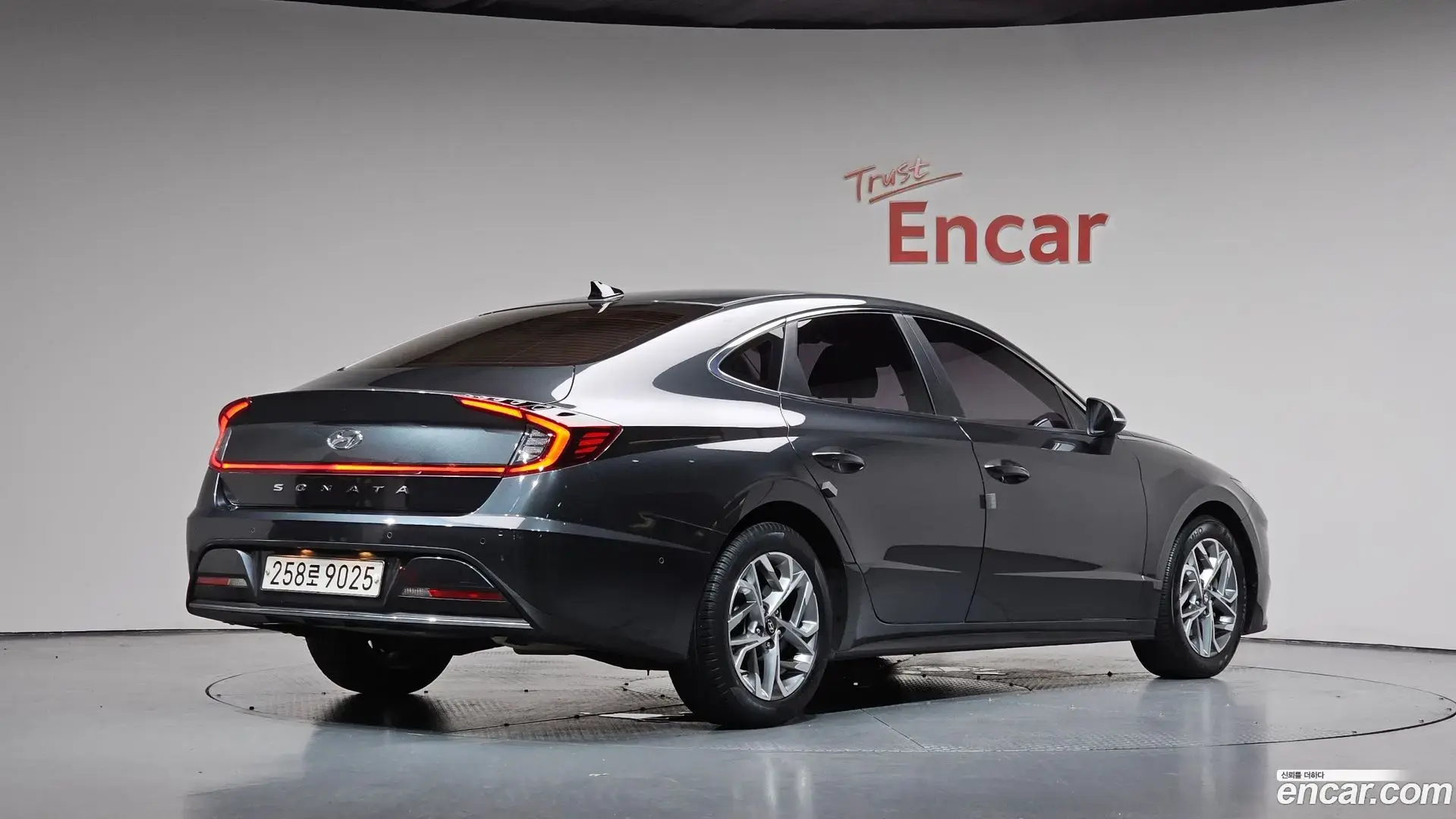 Main__Slider__Photo:Sonata Hyundai 2020.5-1