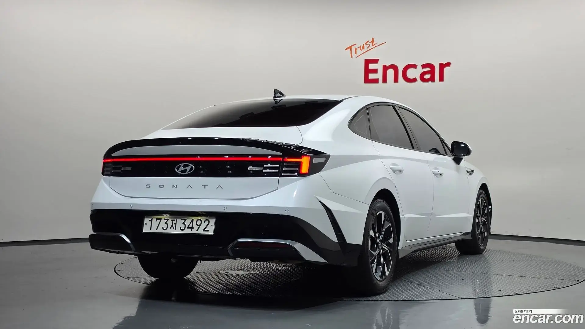 Main__Slider__Photo:Sonata Hyundai 2023.10-1