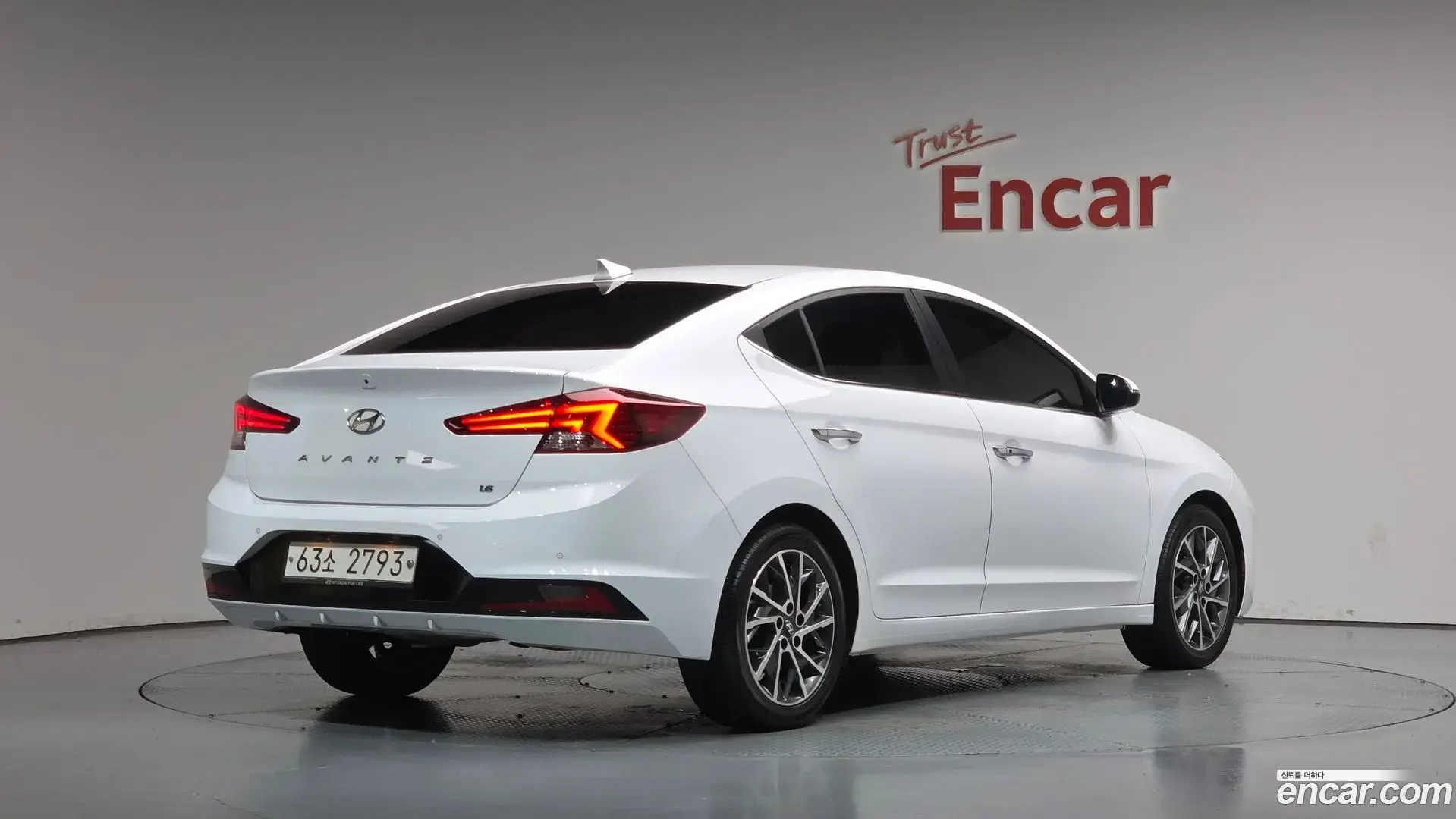 Main__Slider__Photo:AVANTE Hyundai 2018.9-1