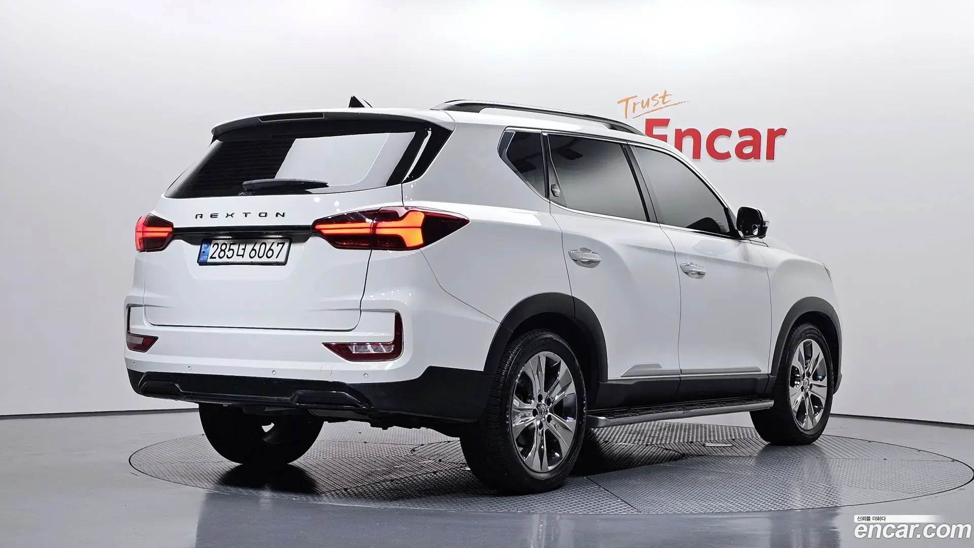 Main__Slider__Photo:Rexton KG Mobility 2022.9-1