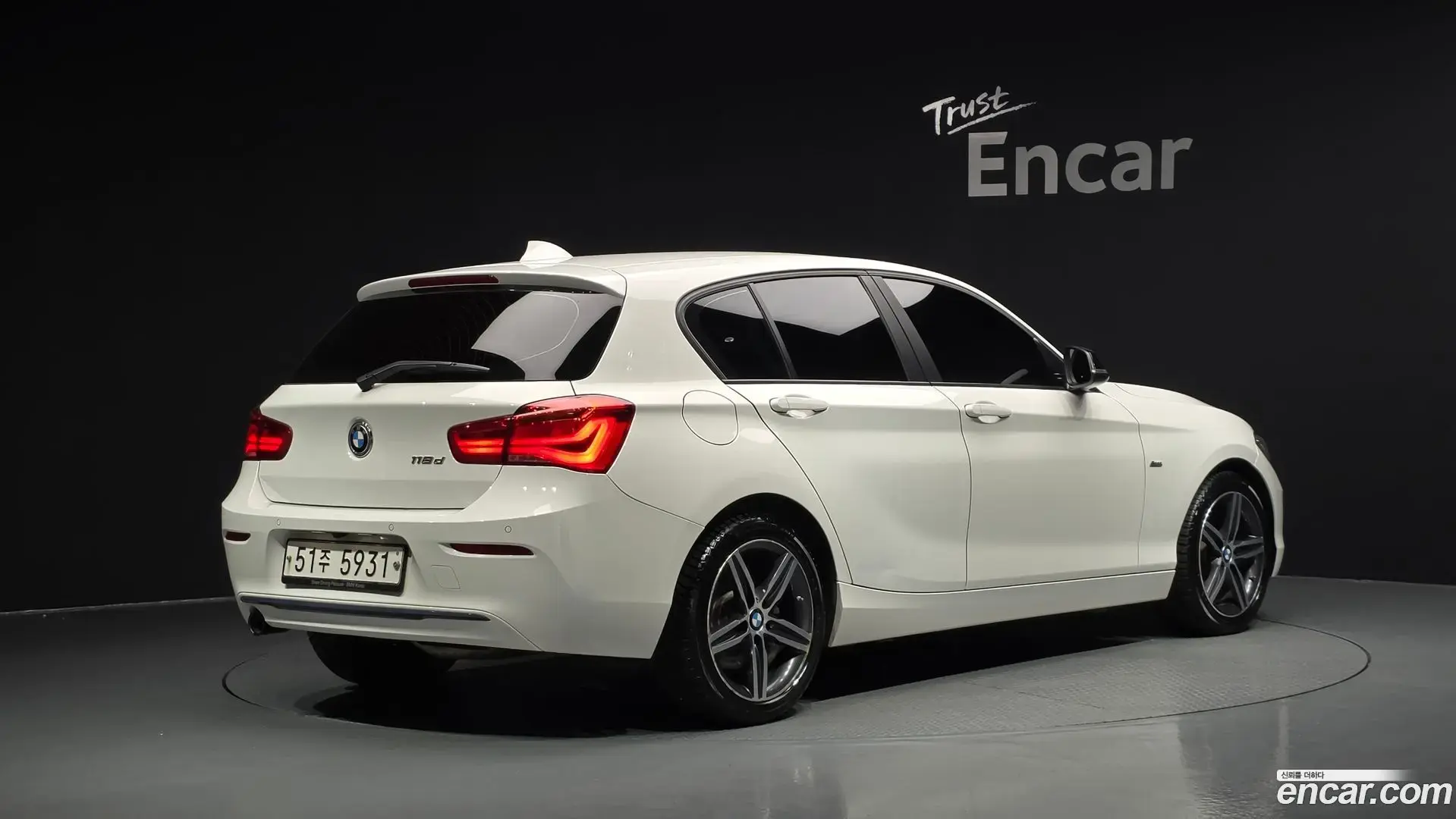 Main__Slider__Photo:1-Series BMW 2018.11-1