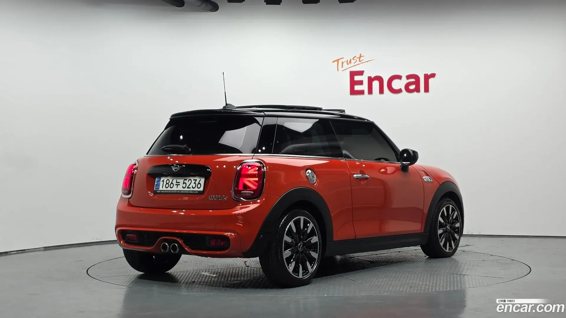 Main__Slider__Photo:Cooper Mini 2020.2-1