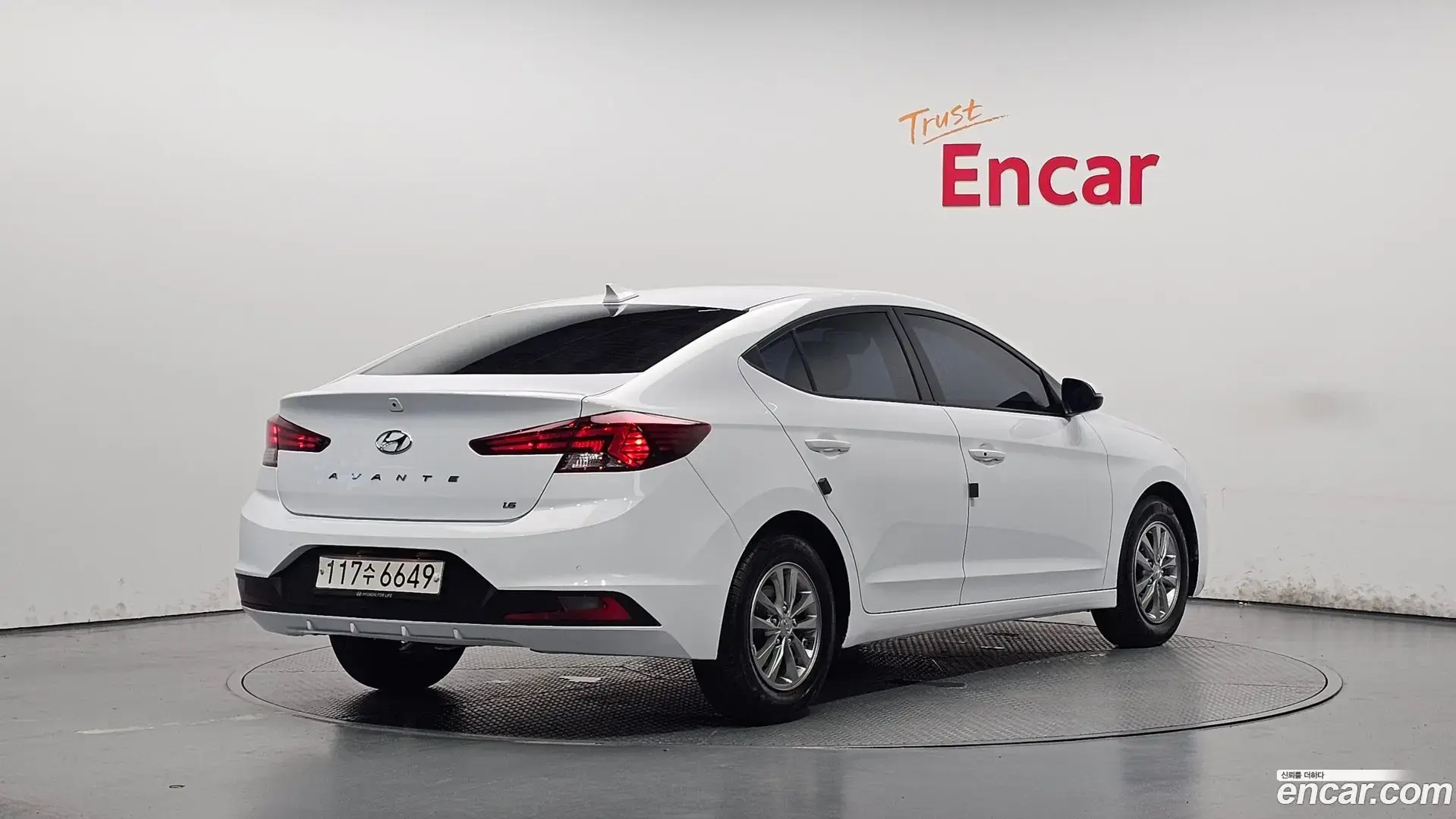 Main__Slider__Photo:AVANTE Hyundai 2019.0-1