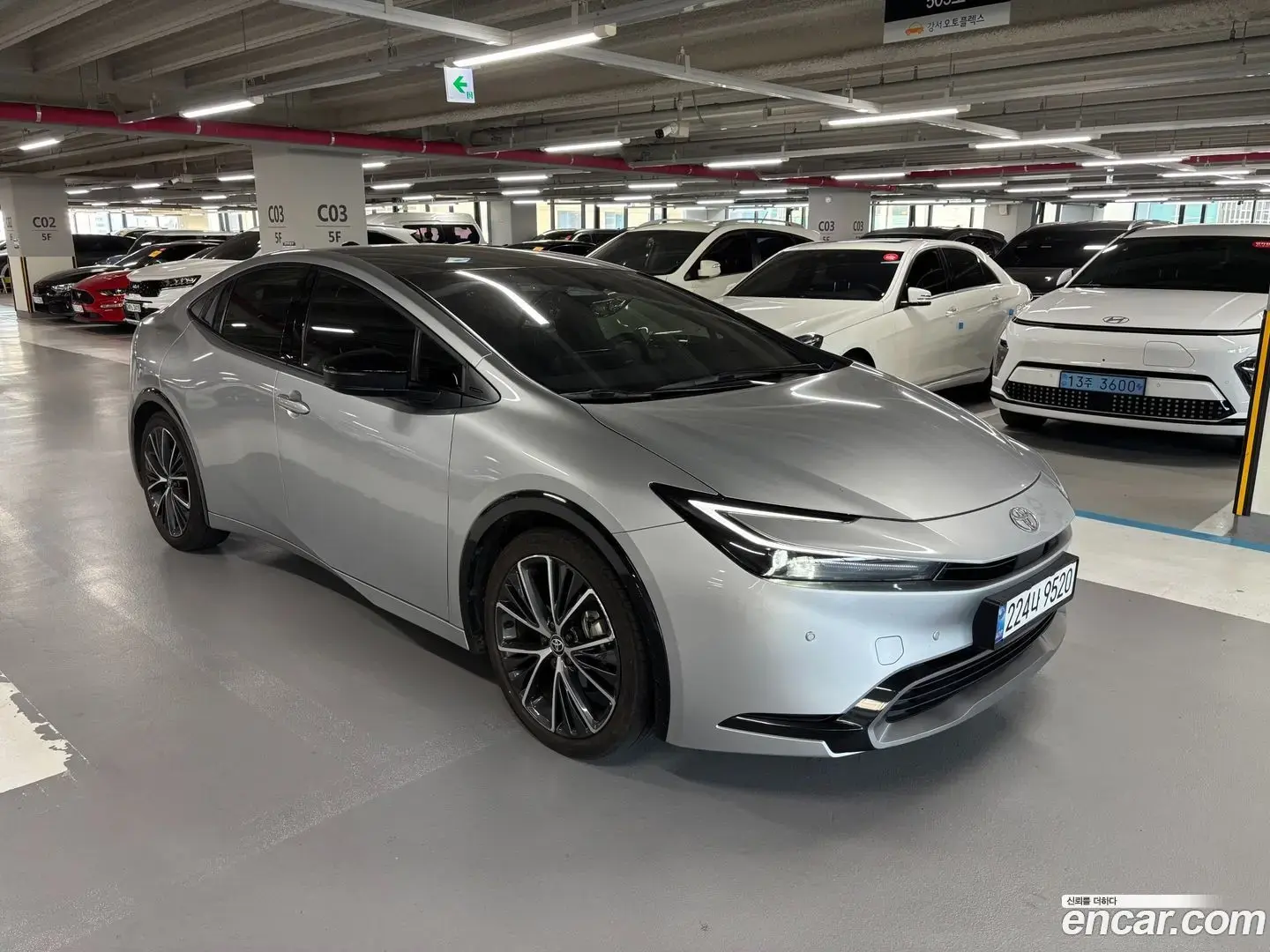 Main__Slider__Photo:Prius Toyota 2024.11-1