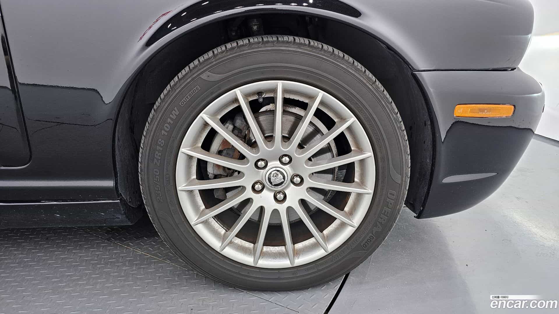 XJ Jaguar 2007.8-OUTER-005