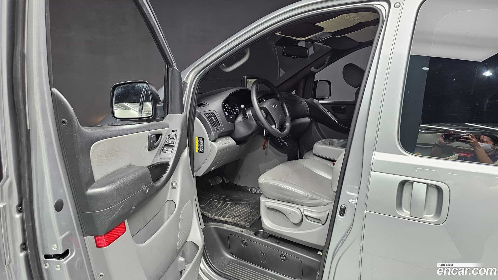 Starex Hyundai 2018.9-INNER-010