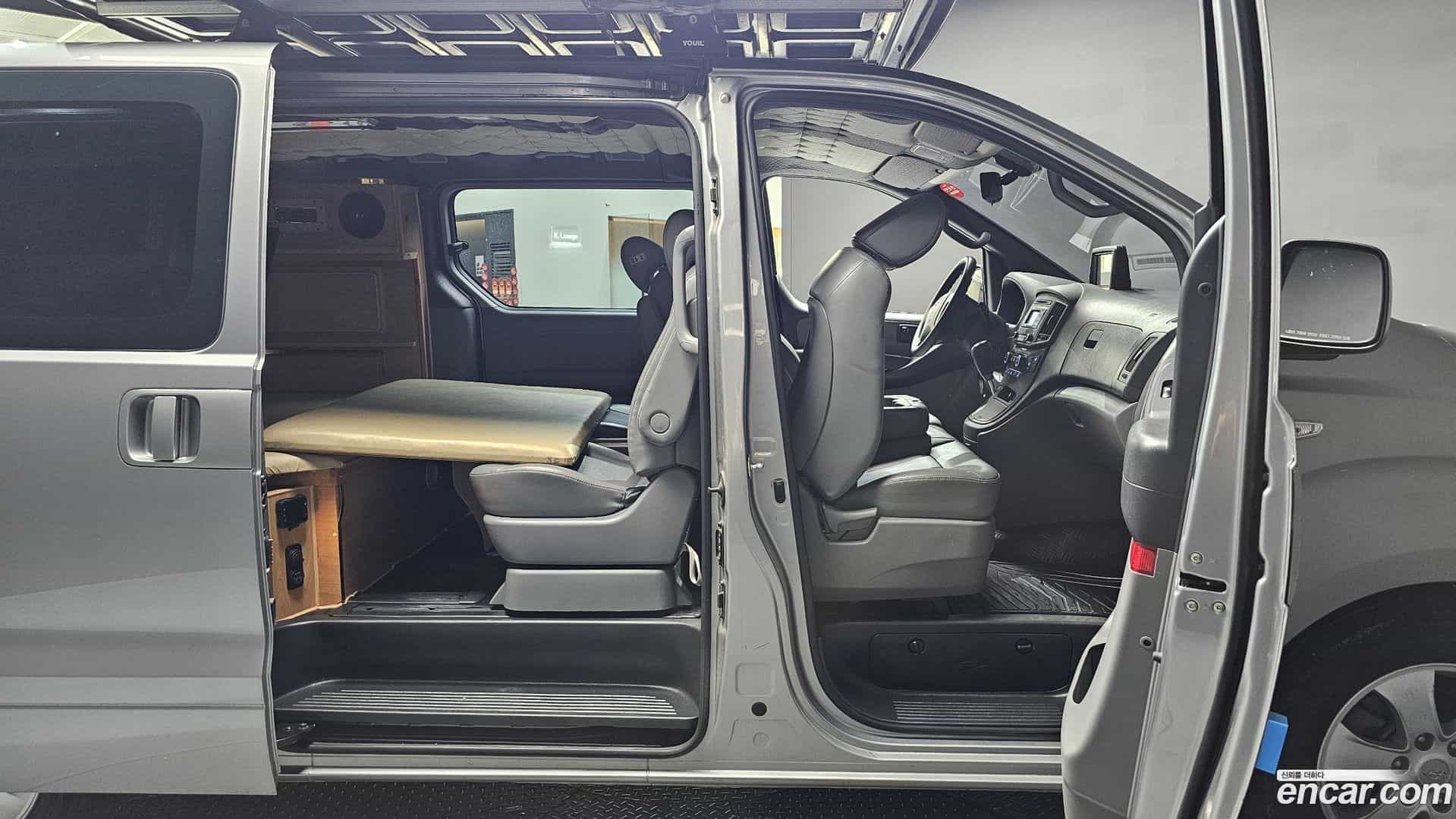 Starex Hyundai 2018.9-OPTION-015