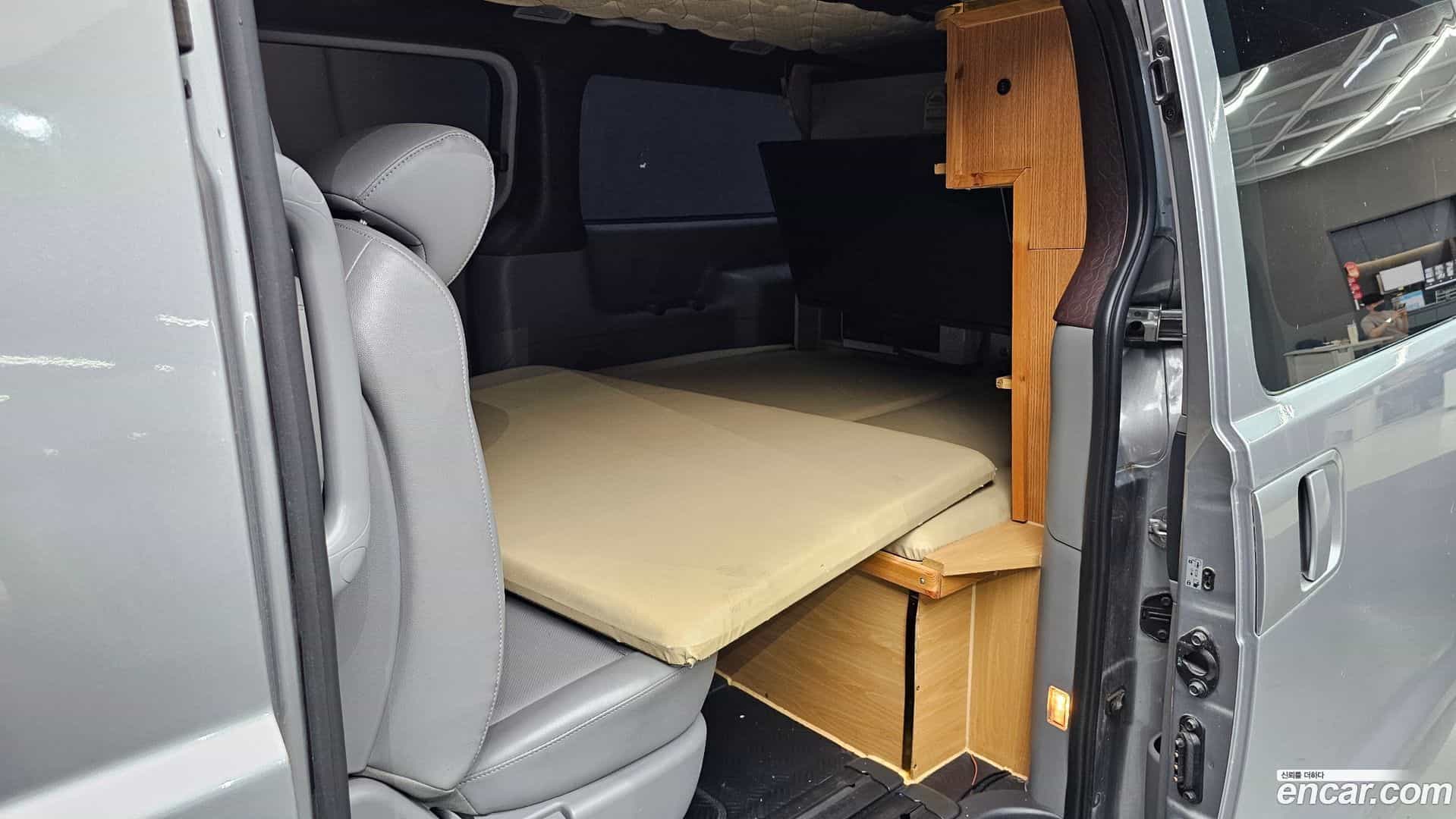 Starex Hyundai 2018.9-OPTION-016