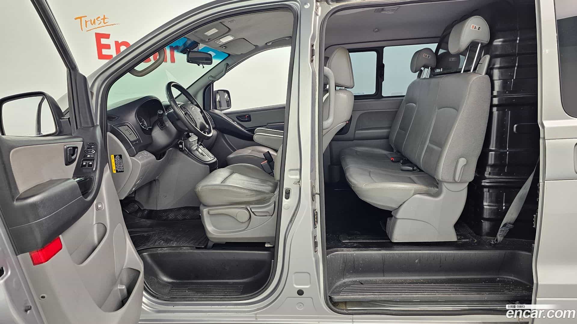 Starex Hyundai 2018.2-OPTION-022