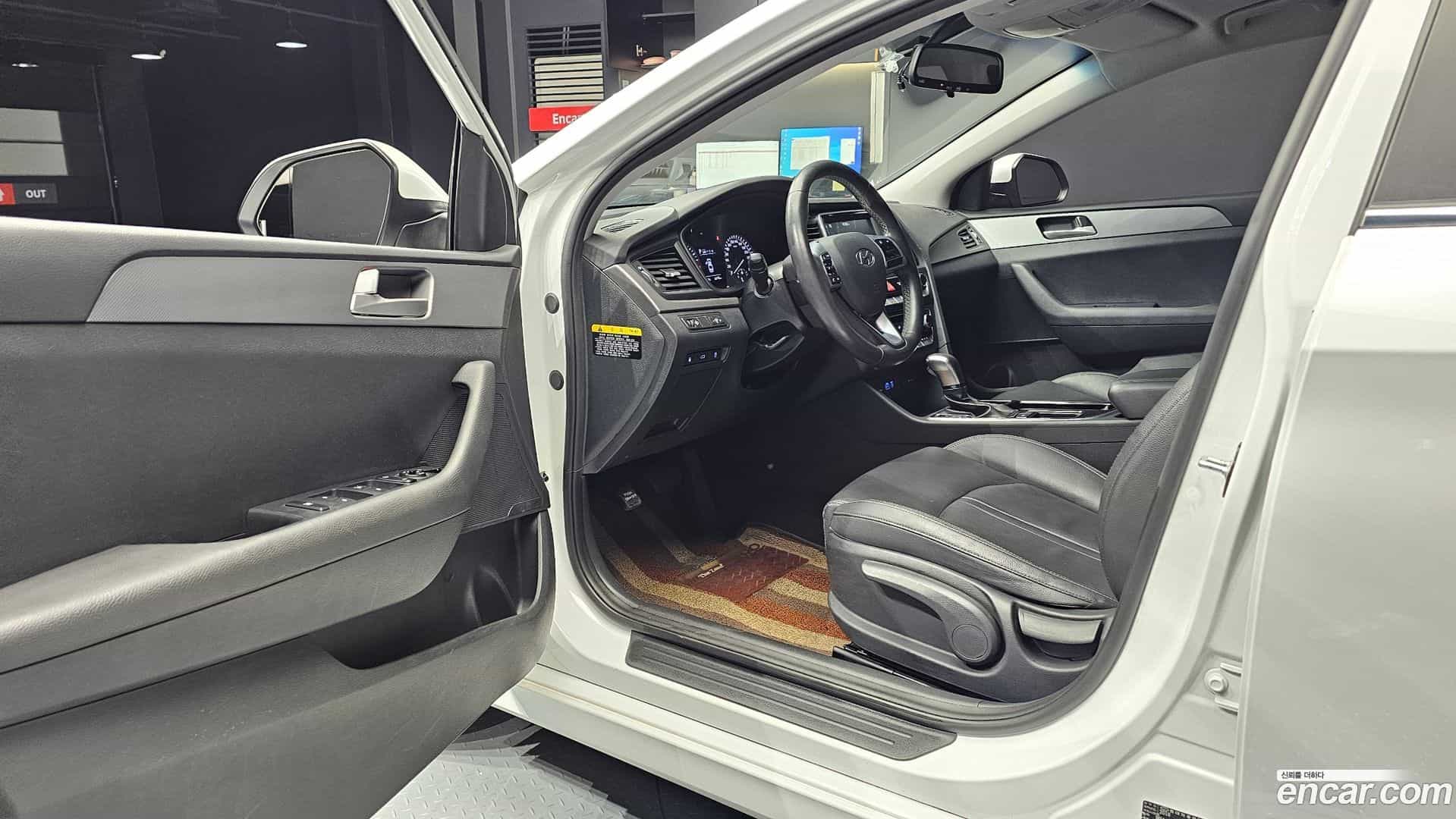 Sonata Hyundai 2018.8-OPTION-015