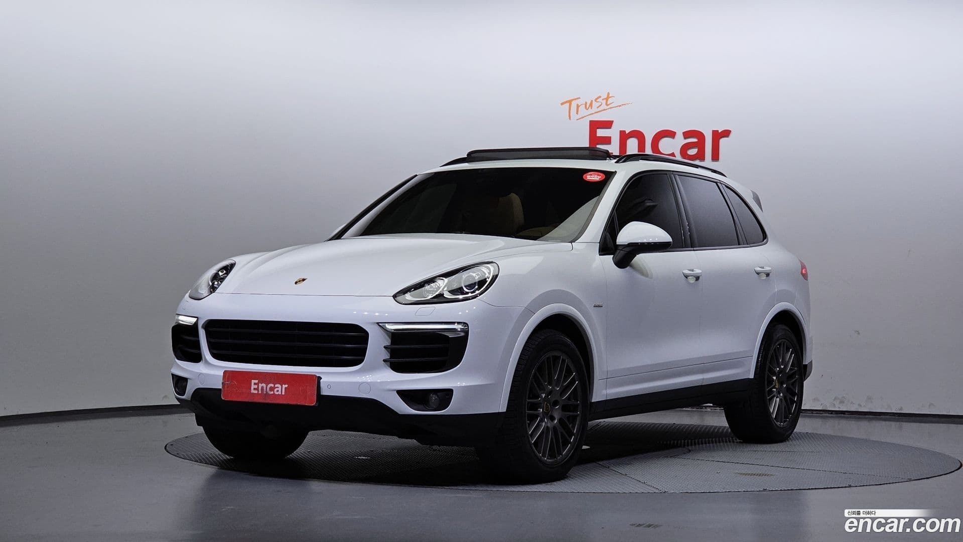 Main__Slider__Photo:Cayenne Porsche 2016.8-0