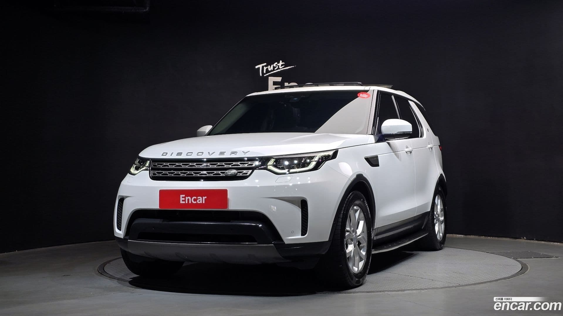 Main__Slider__Photo:Discovery Land Rover 2019.1-0