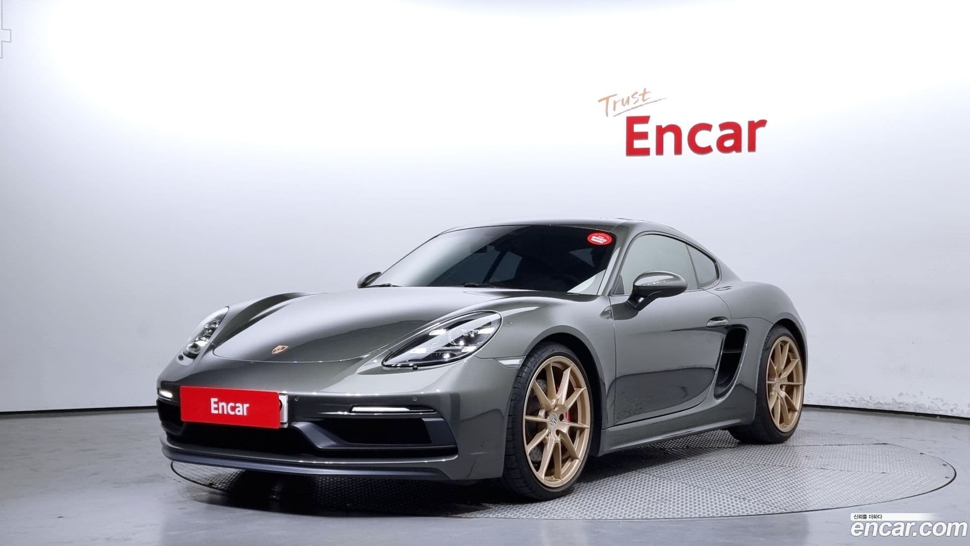 Main__Slider__Photo:718 Porsche 2021.4-0