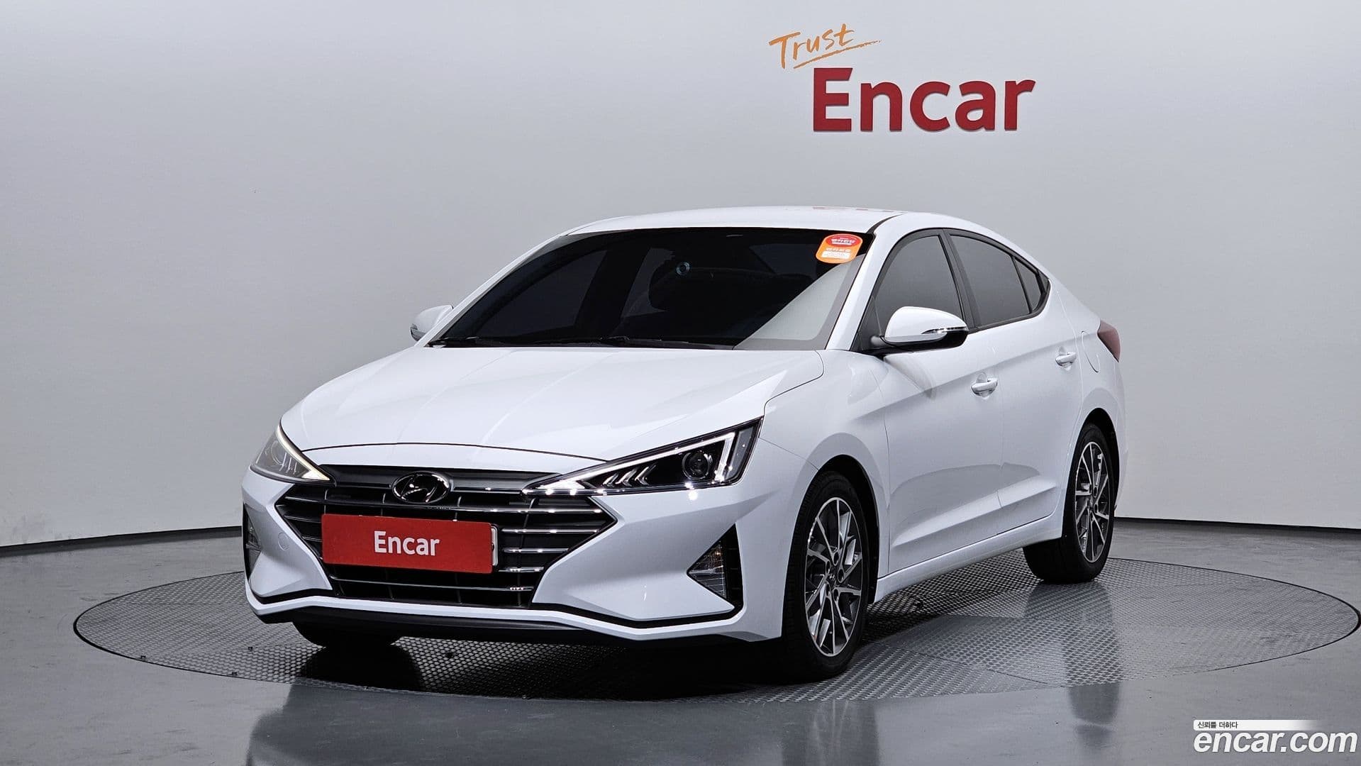 Main__Slider__Photo:AVANTE Hyundai 2019.4-0