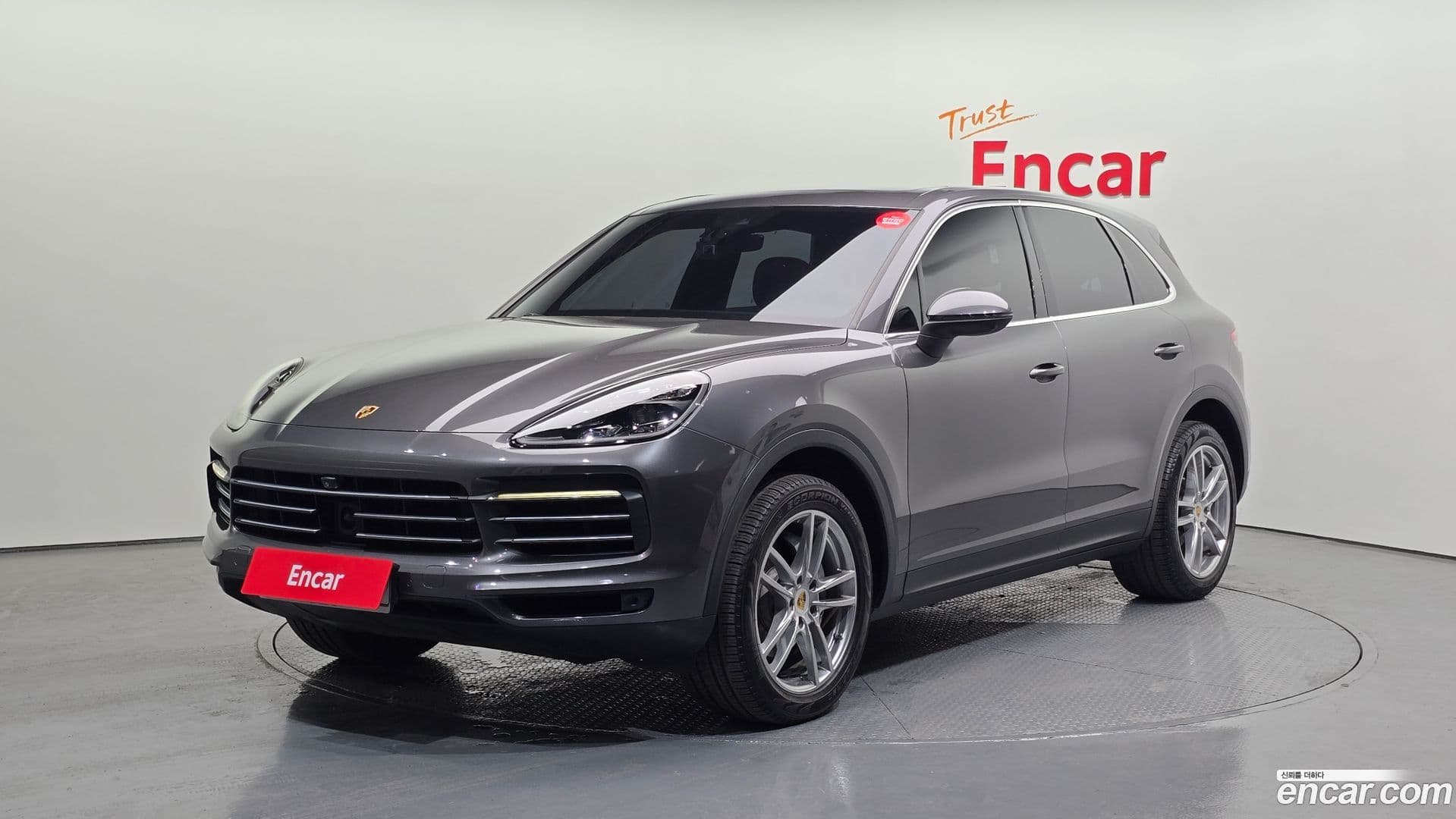 Main__Slider__Photo:Cayenne Porsche 2019.1-0