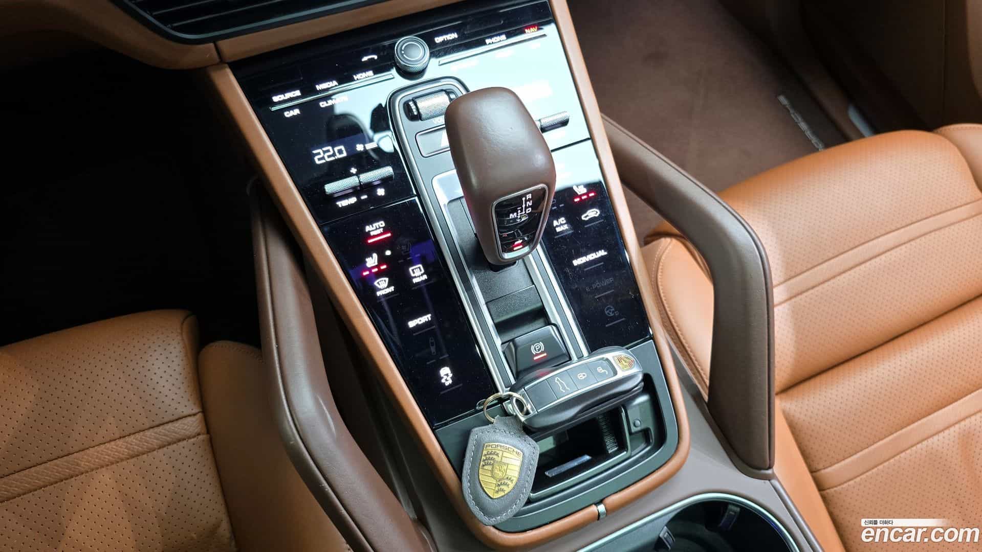 Cayenne Porsche 2019.1-INNER-009