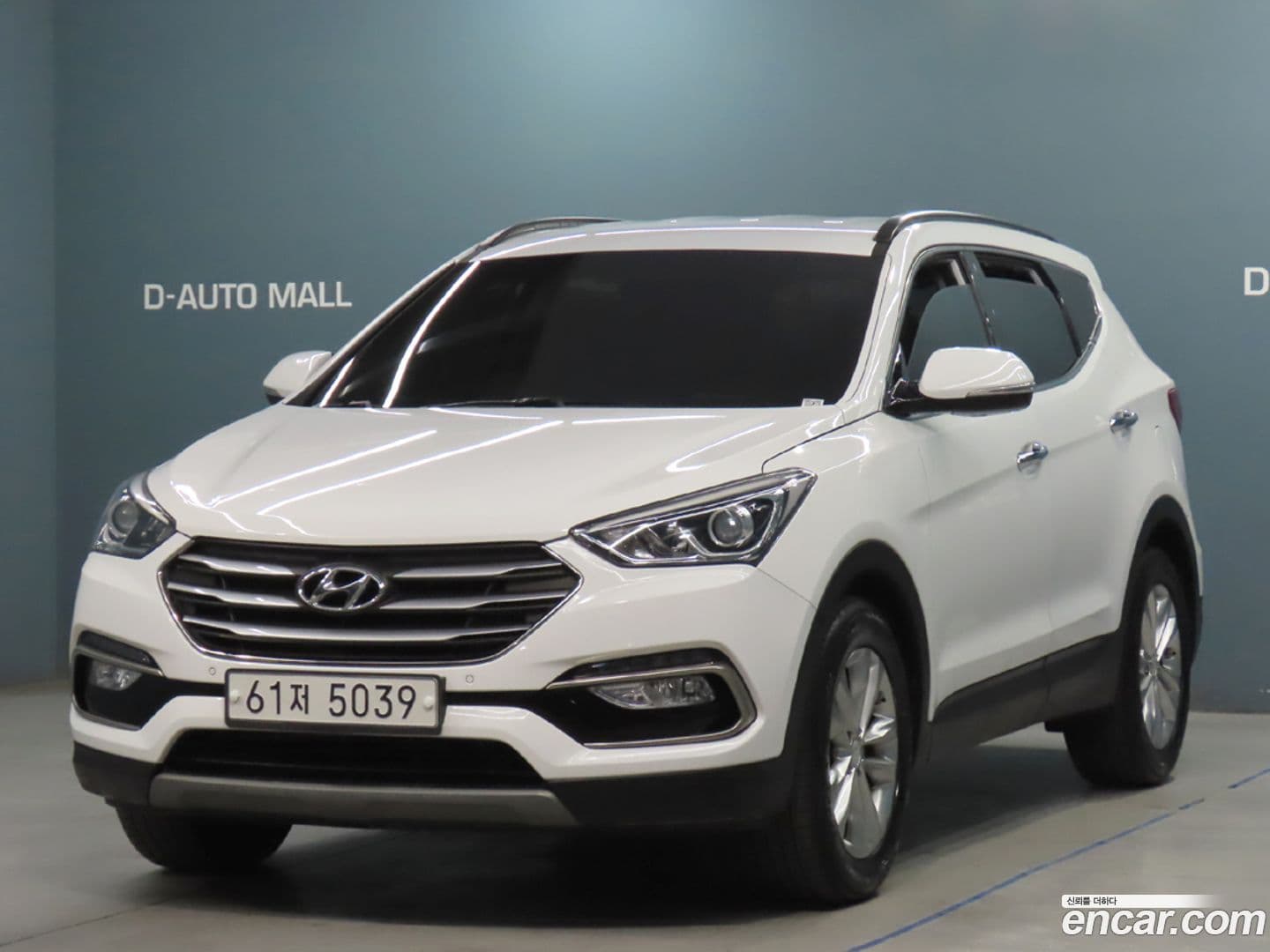 Main__Slider__Photo:Santafe Hyundai 2017.2-0