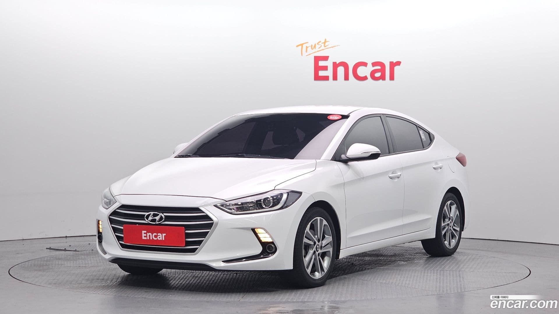 Main__Slider__Photo:AVANTE Hyundai 2017.3-0