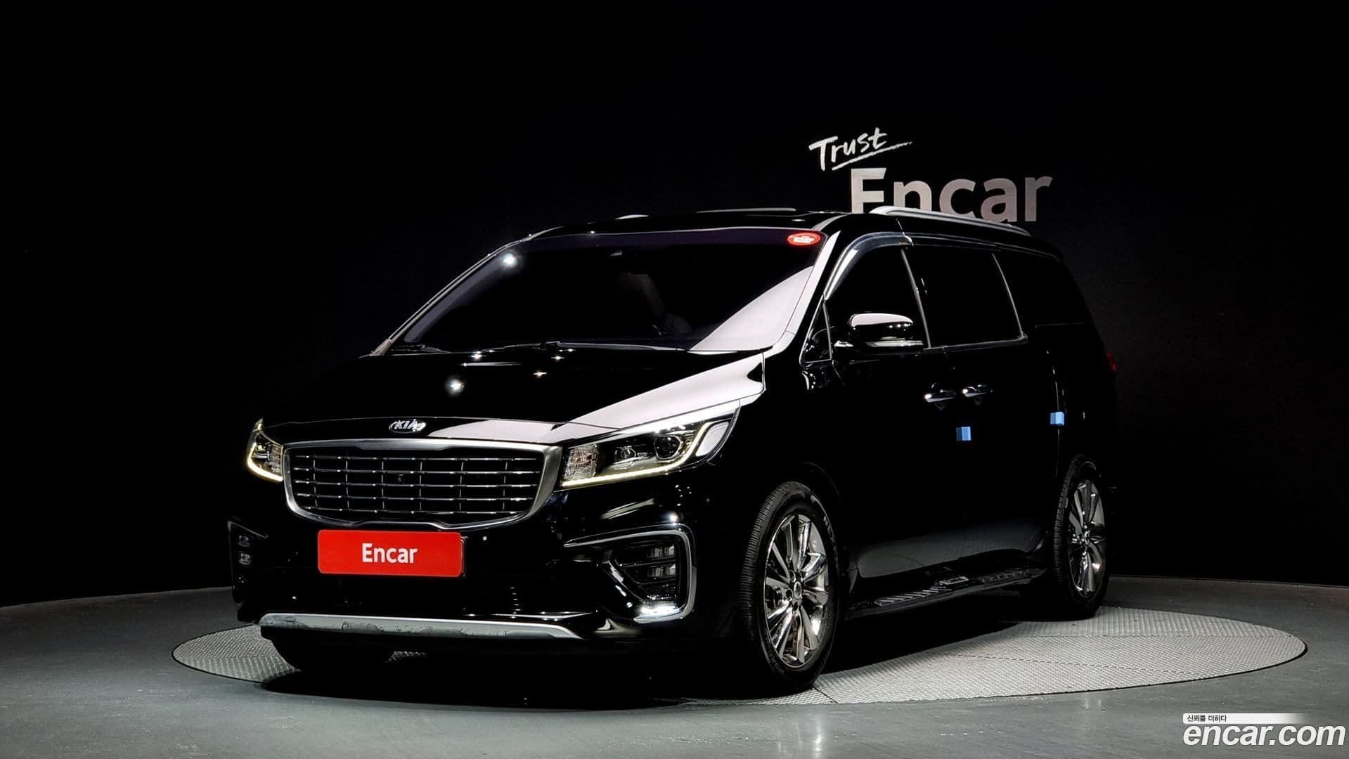 Main__Slider__Photo:Canival Kia 2018.6-0