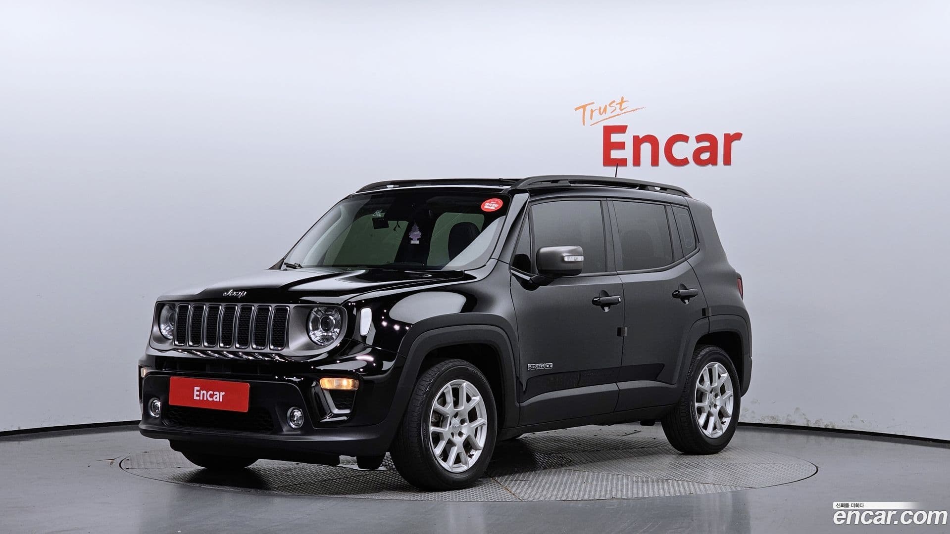 Main__Slider__Photo:Renegade Jeep 2019.5-0