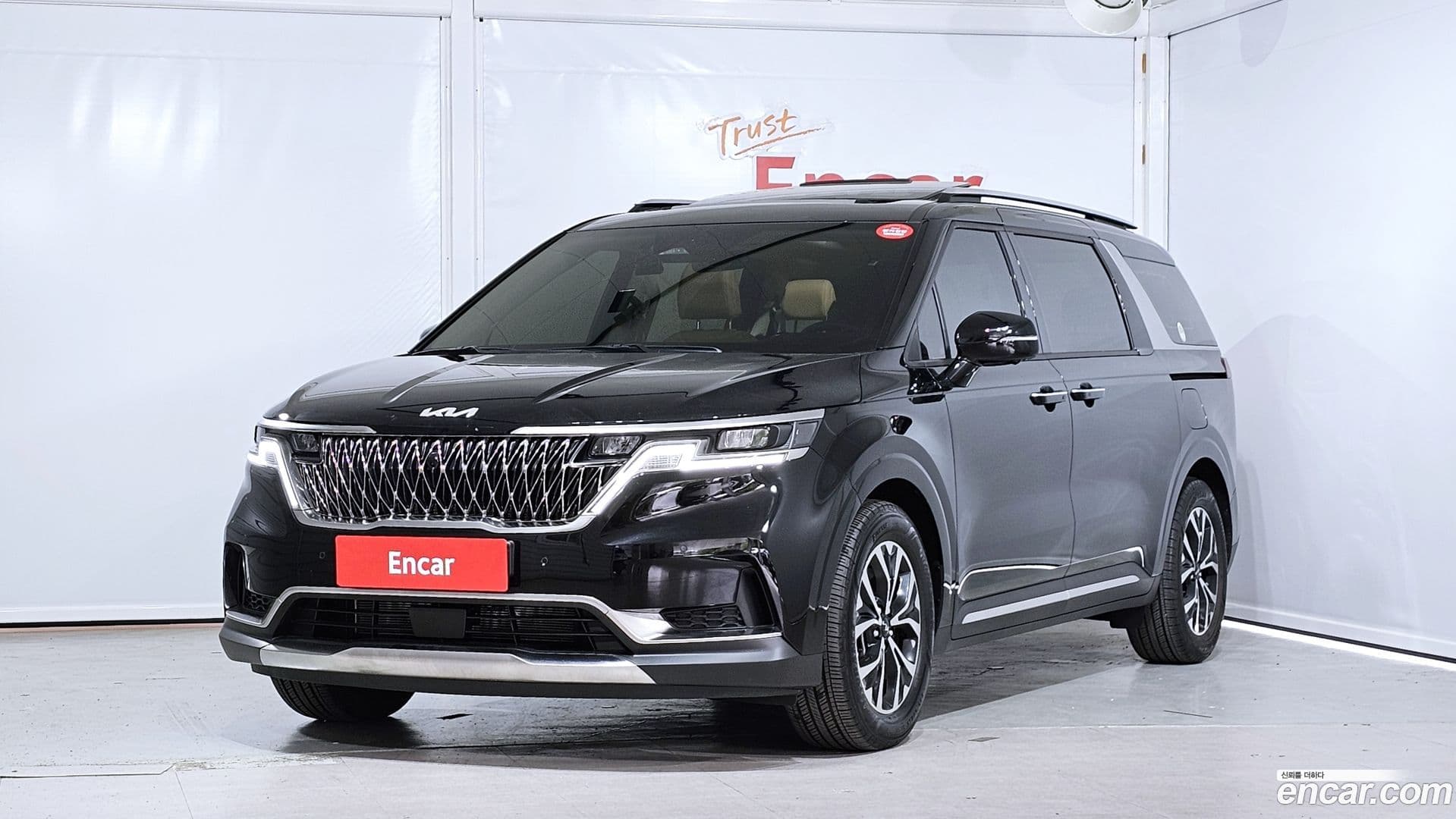 Main__Slider__Photo:Canival Kia 2023.9-0