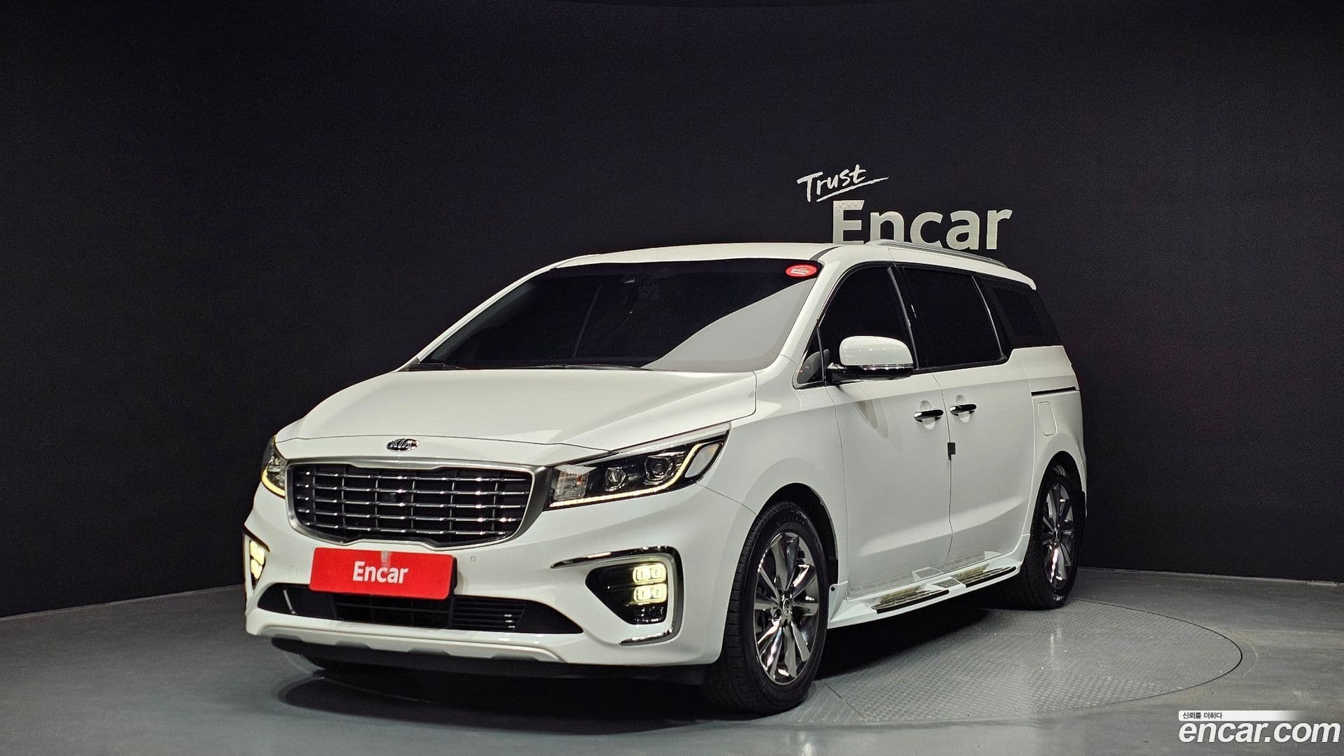 Main__Slider__Photo:Canival Kia 2019.4-0