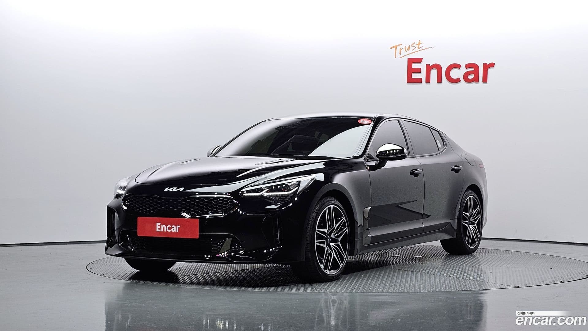 Main__Slider__Photo:Stinger Kia 2022.5-0