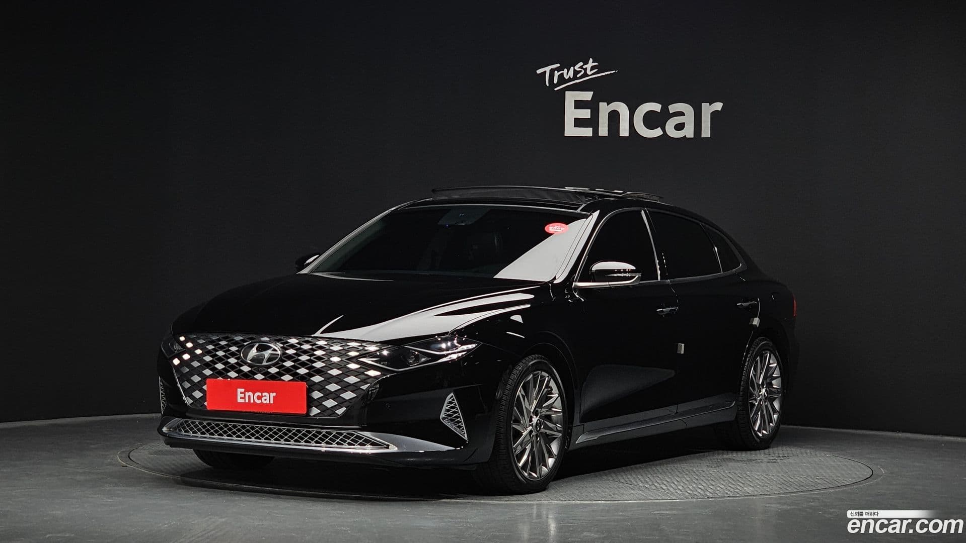 Main__Slider__Photo:Grandeur Hyundai 2019.10-0
